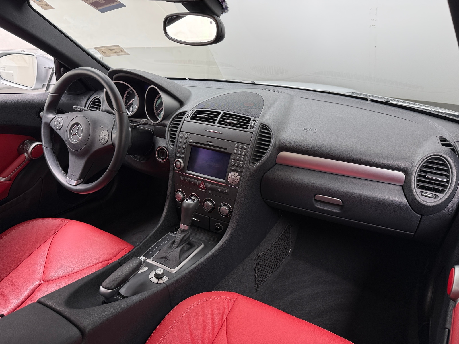 Thumbnail: 2010 Mercedes-Benz SLK - 2