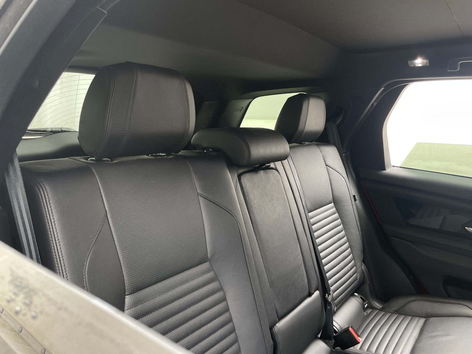 Thumbnail: 2022 Land Rover Discovery Sport - 5