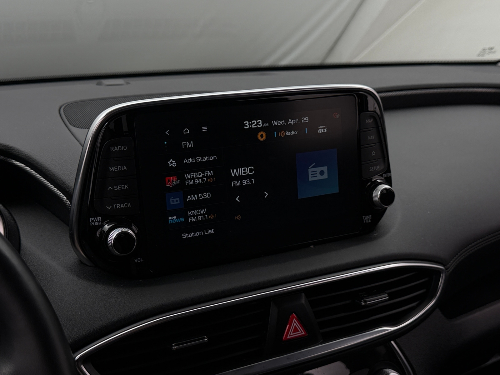 Thumbnail: 2019 Hyundai Santa Fe - 3