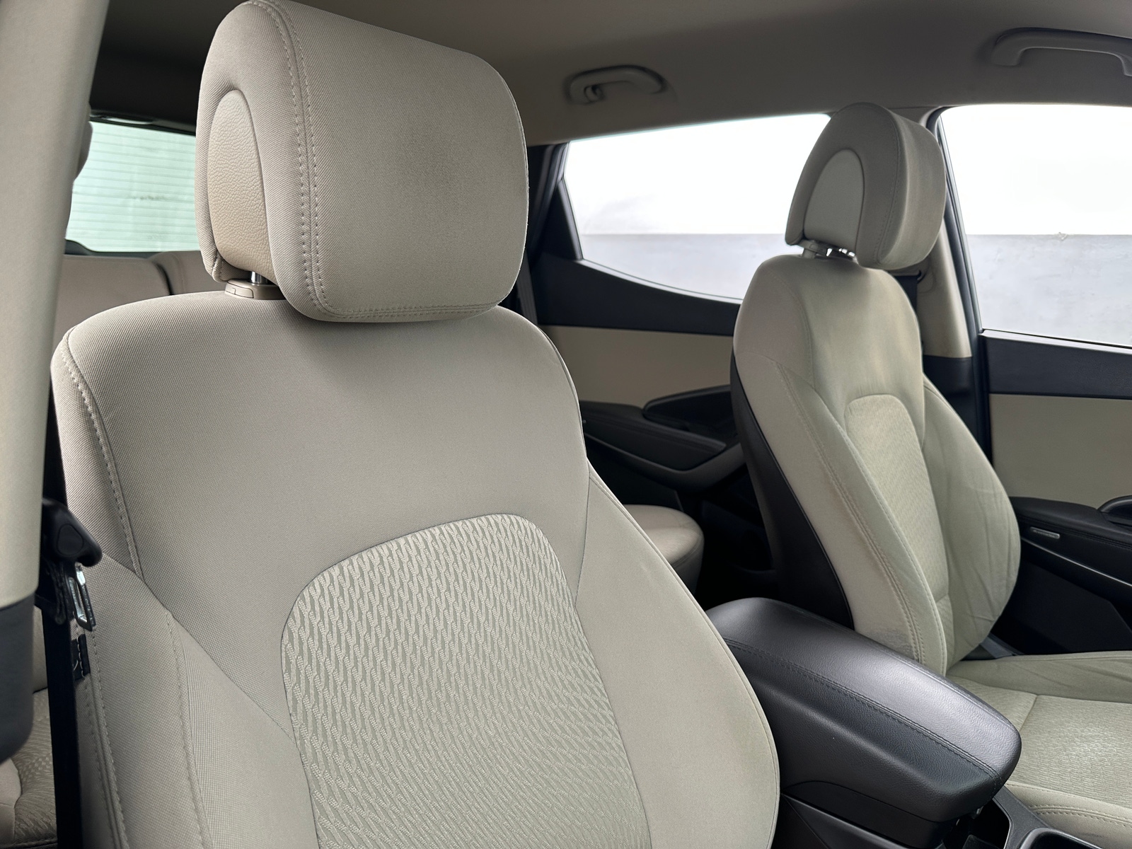 Thumbnail: 2017 Hyundai Santa Fe - 2