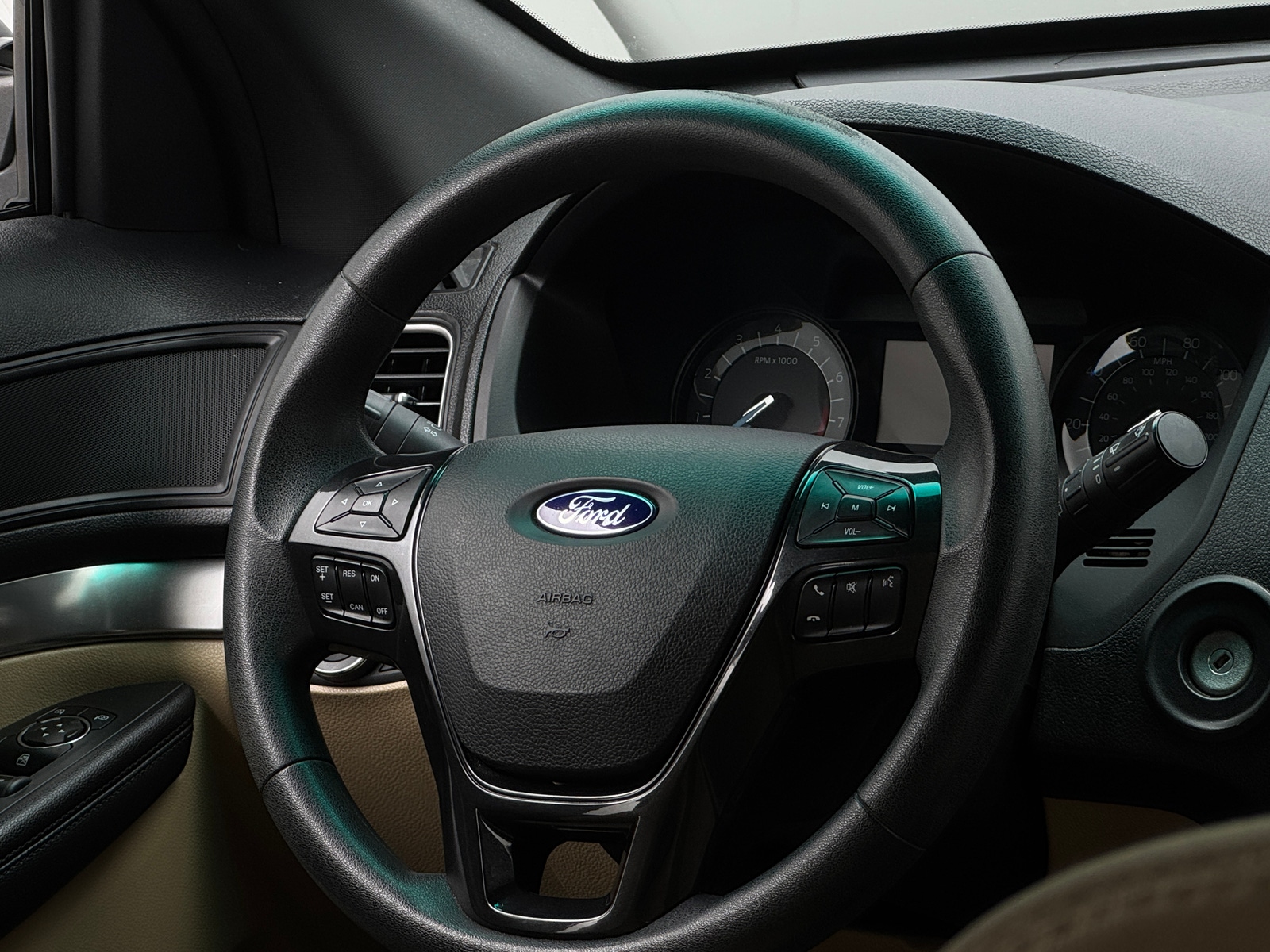 Thumbnail: 2017 Ford Explorer - 5