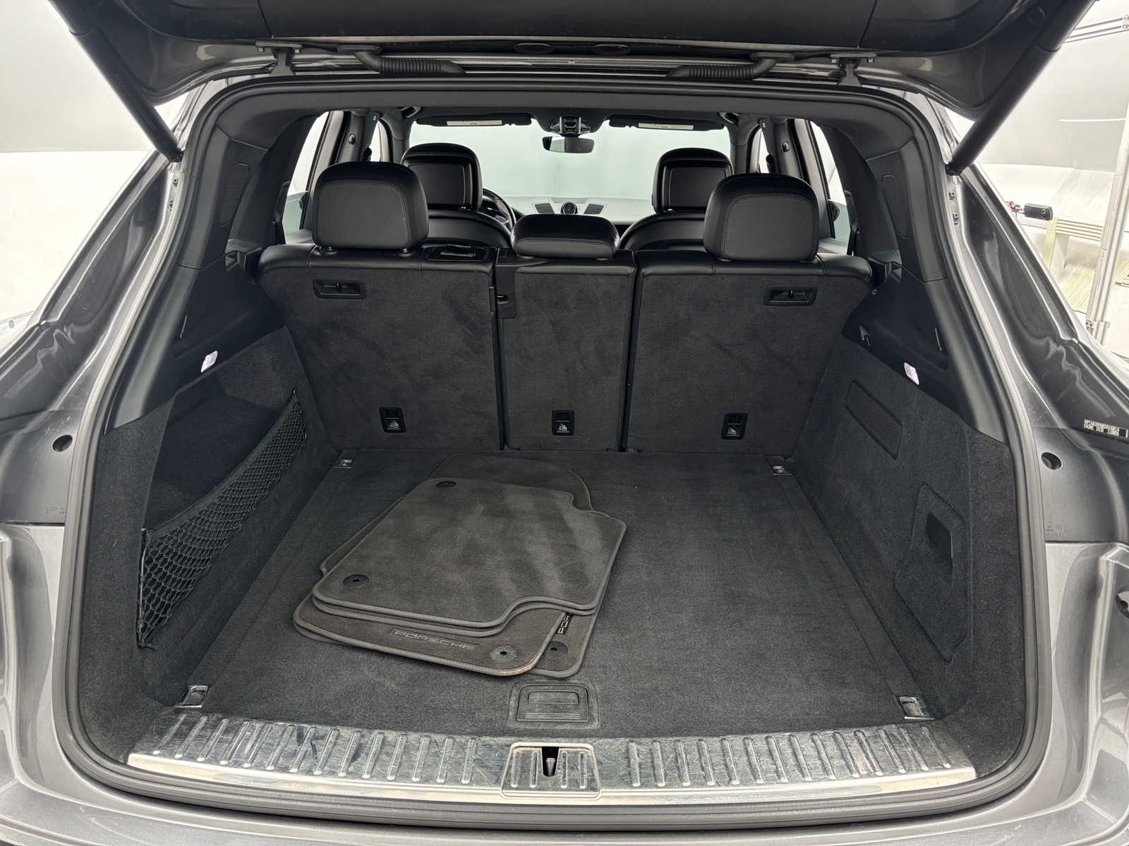 Thumbnail: 2019 Porsche Cayenne - 6