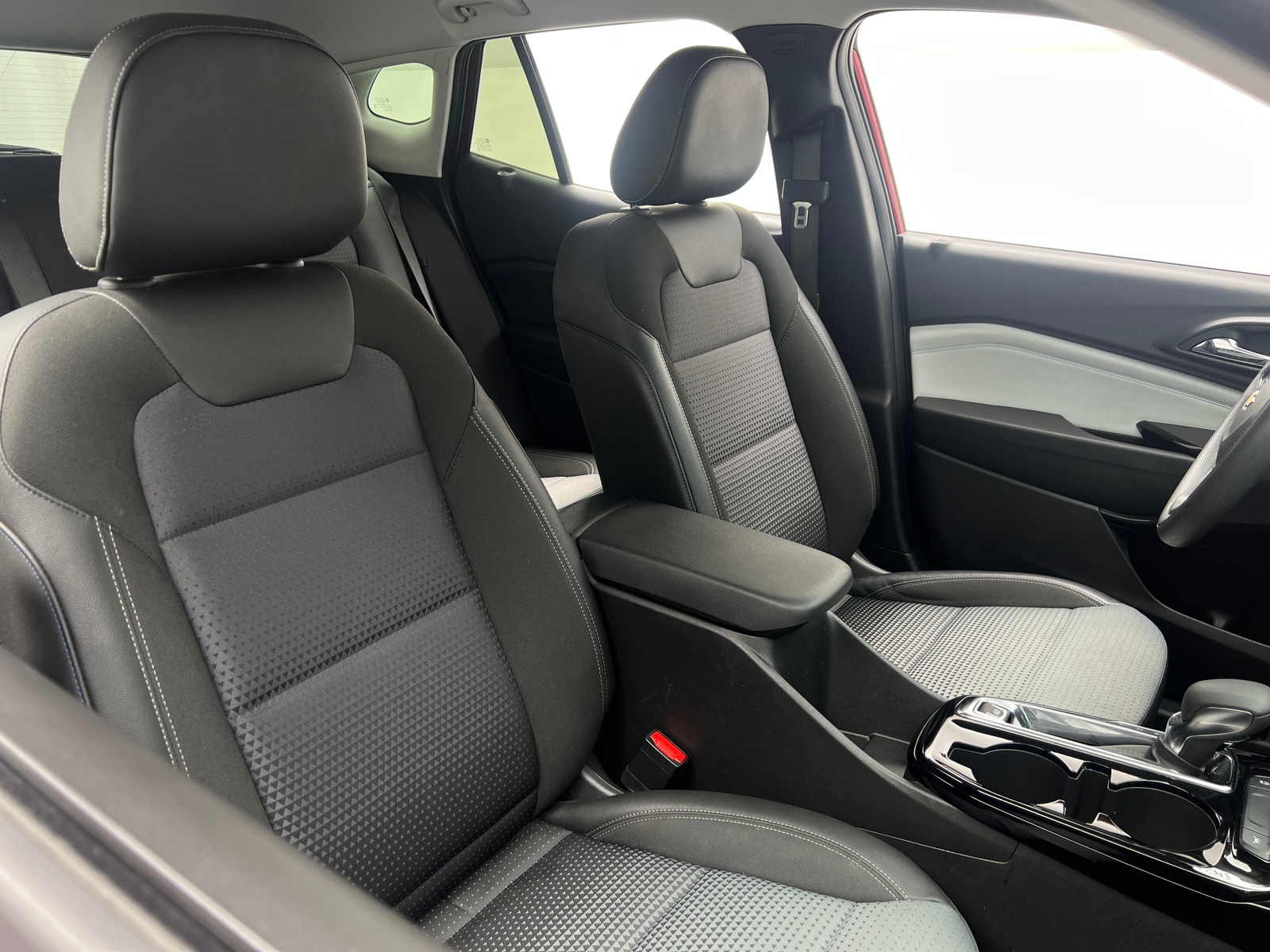 Thumbnail: 2025 Chevrolet Trax - 2