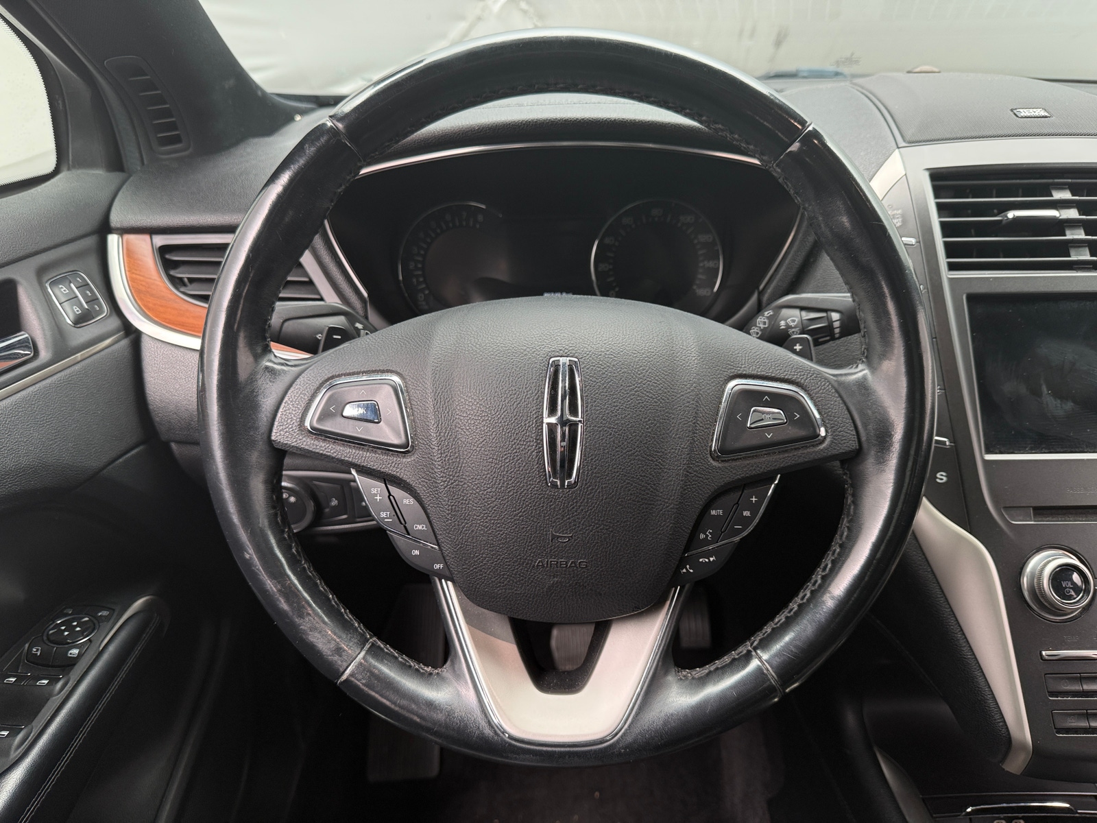 Thumbnail: 2017 Lincoln MKC - 4