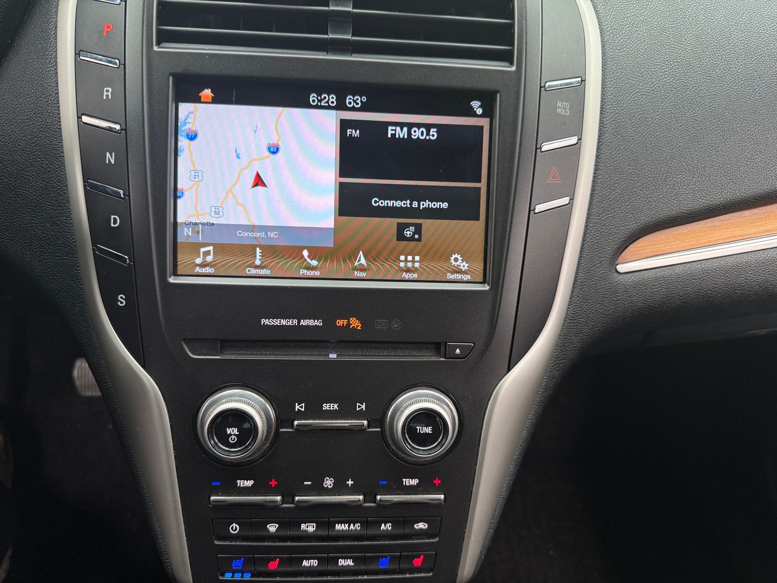 Thumbnail: 2017 Lincoln MKC - 3