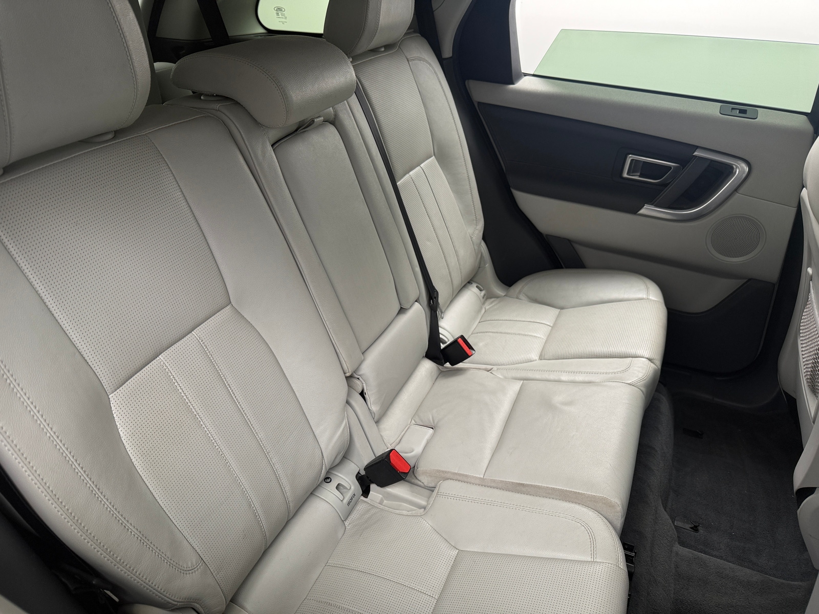 Thumbnail: 2016 Land Rover Discovery Sport - 5