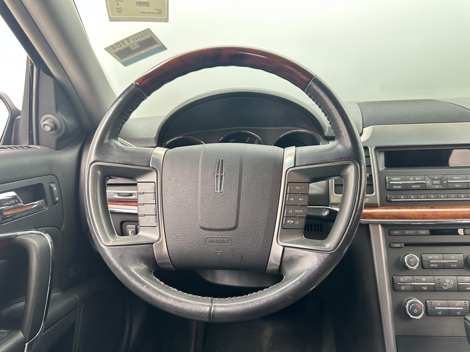Thumbnail: 2011 Lincoln MKZ - 4