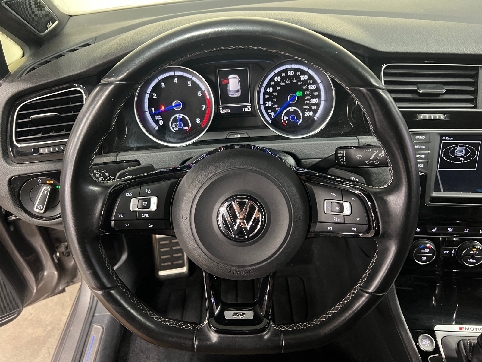 Thumbnail: 2016 Volkswagen Golf - 4