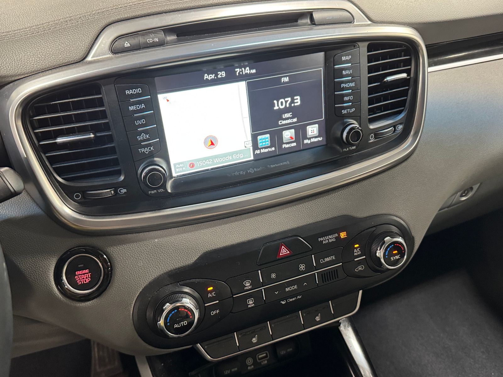 Thumbnail: 2017 Kia Sorento - 3