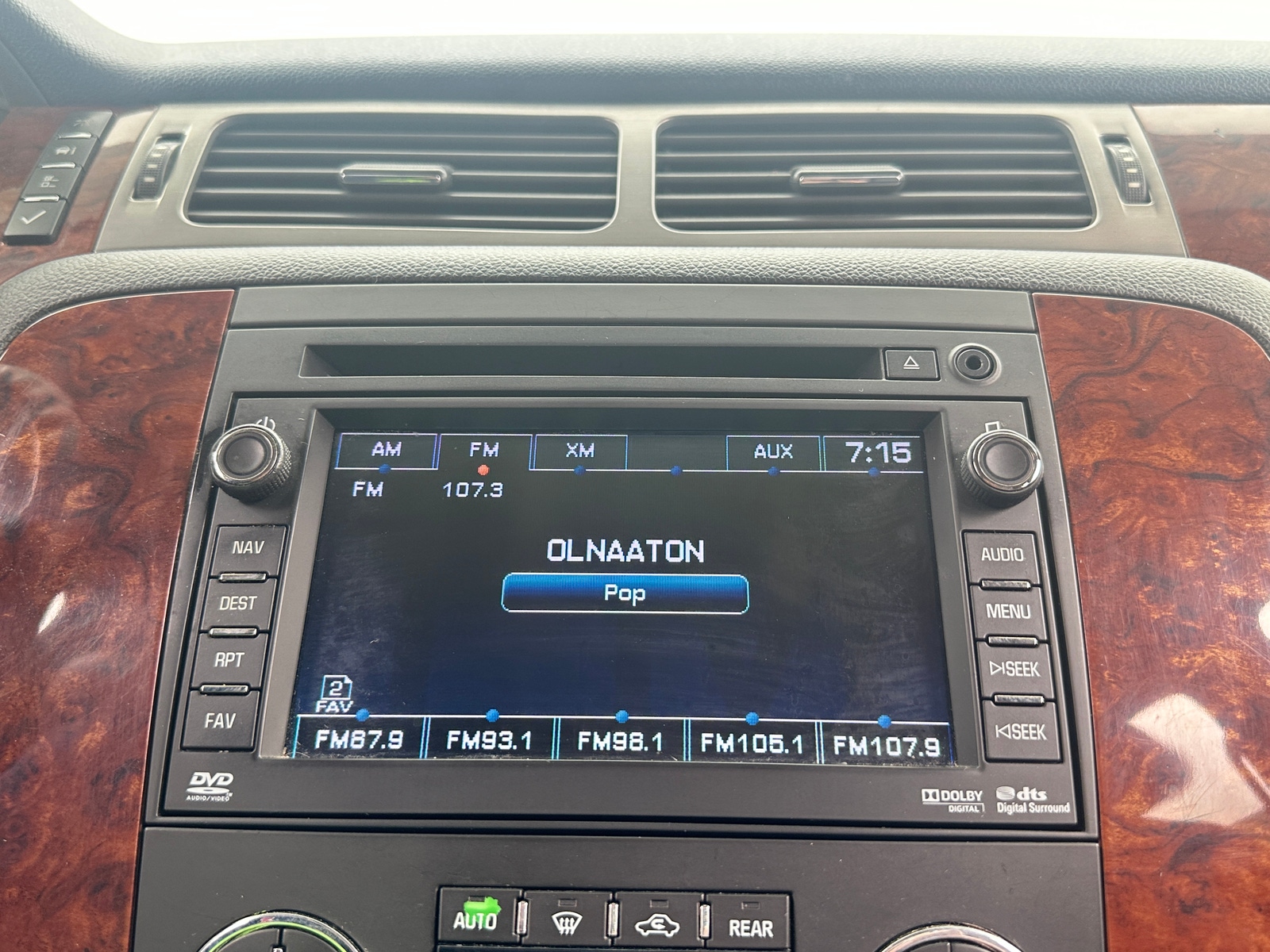 Thumbnail: 2010 Chevrolet Tahoe - 3