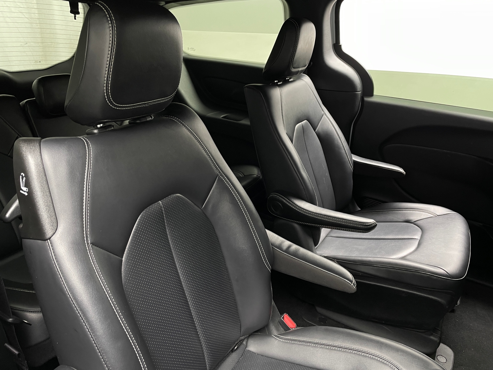 Thumbnail: 2024 Chrysler Pacifica - 5