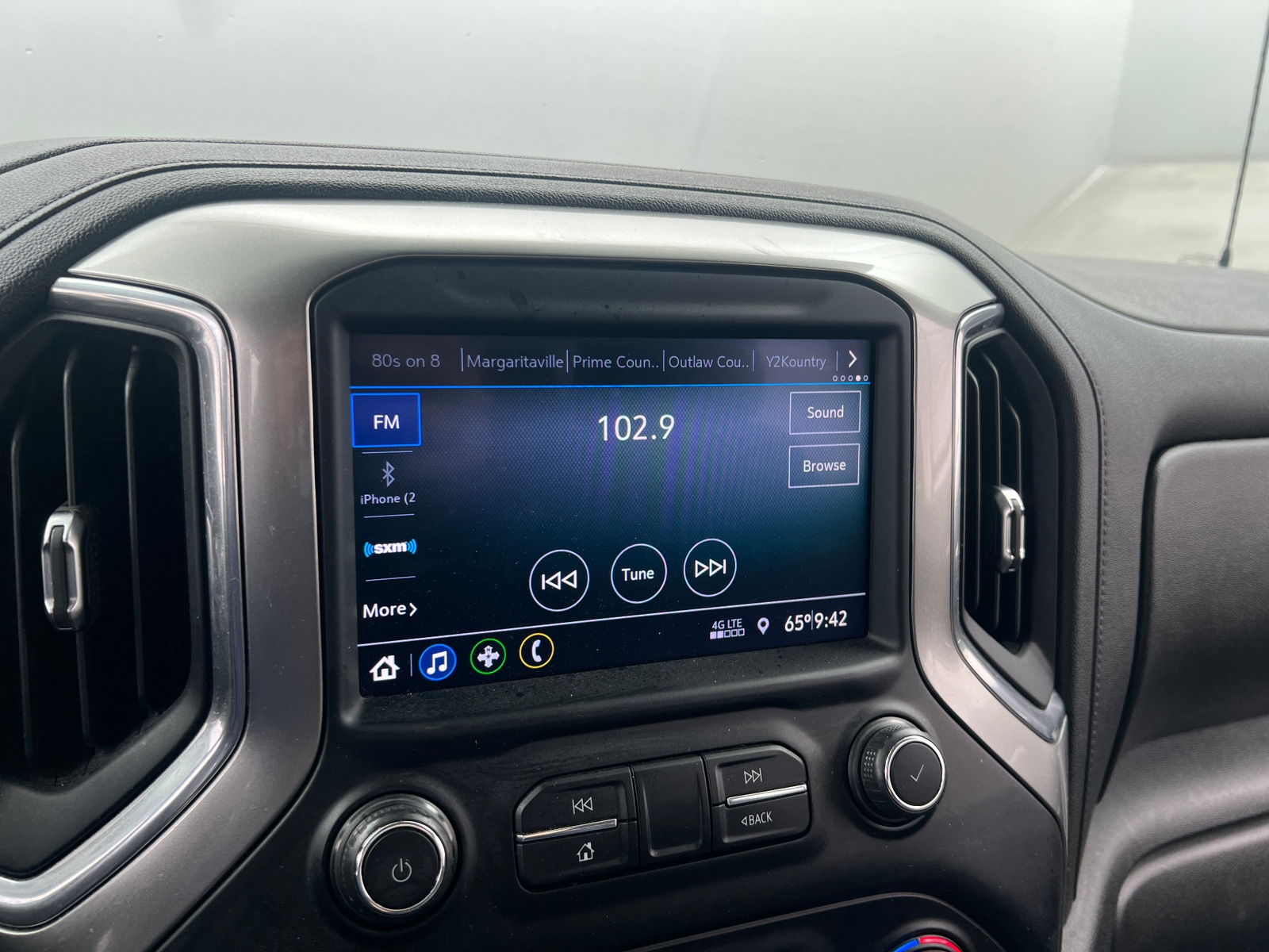 Thumbnail: 2021 Chevrolet Silverado 1500 - 4