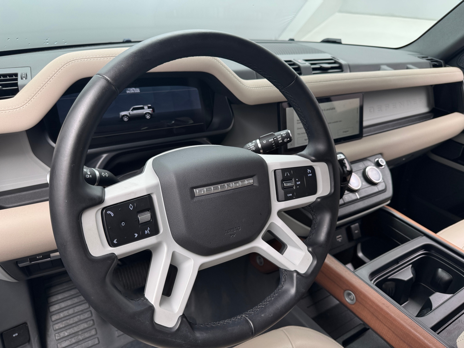 Thumbnail: 2023 Land Rover Defender - 4