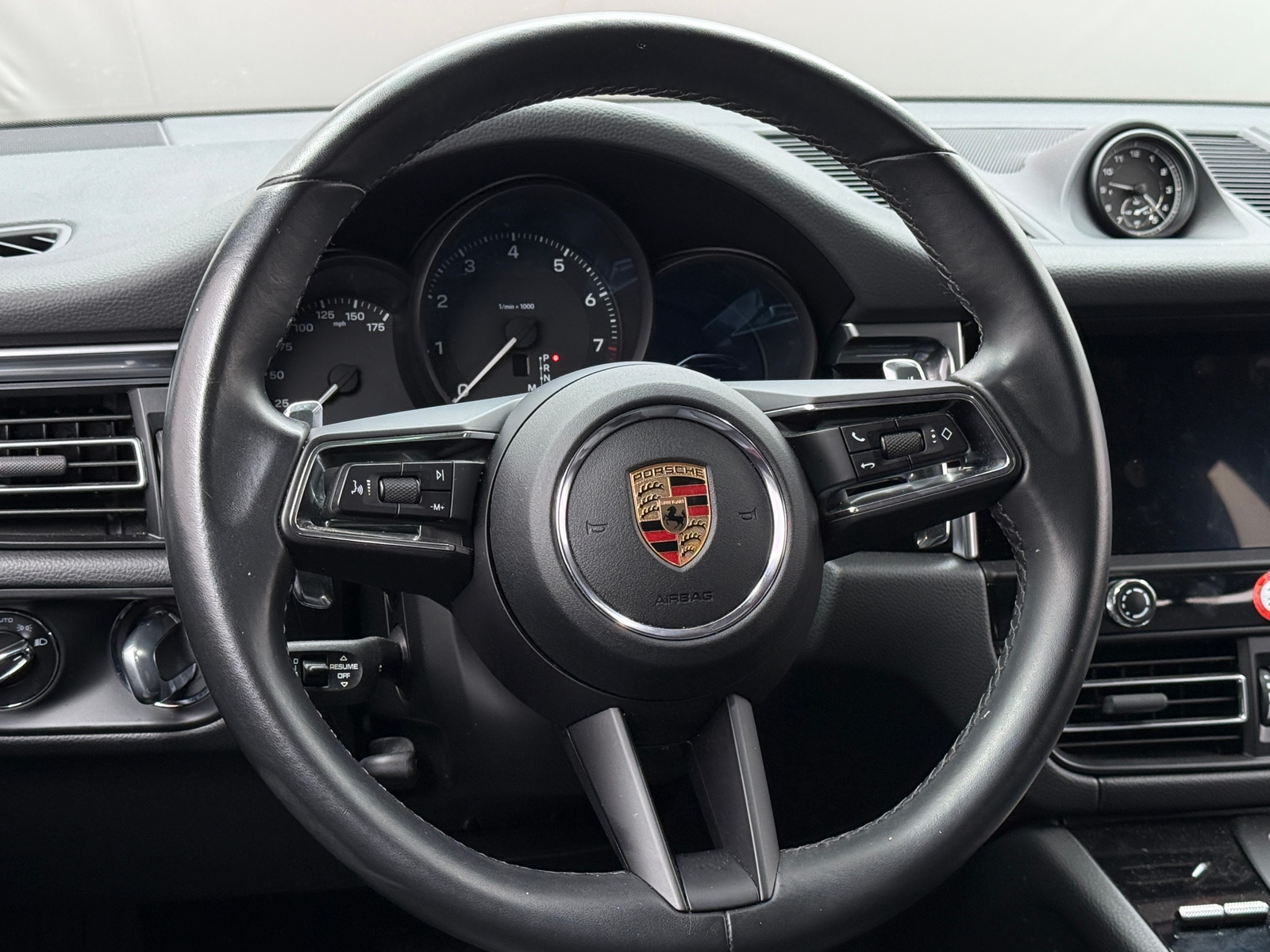 Thumbnail: 2023 Porsche Macan - 4