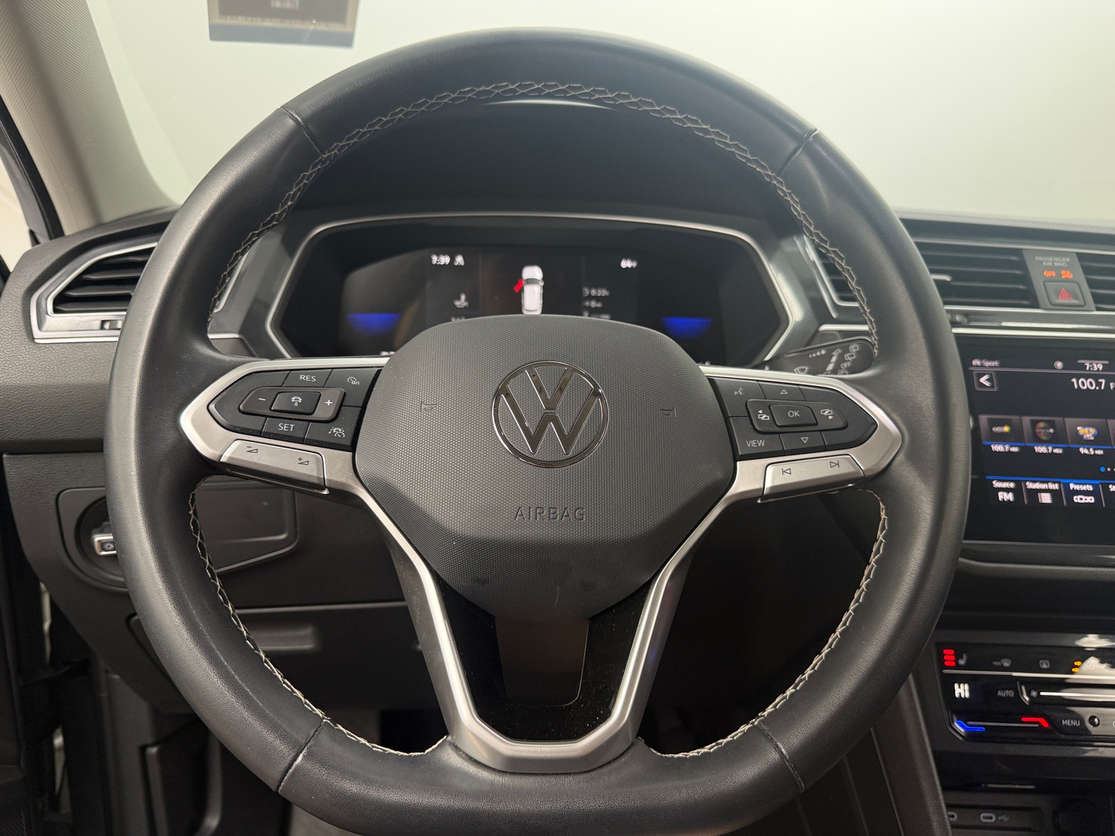 Thumbnail: 2024 Volkswagen Tiguan - 4