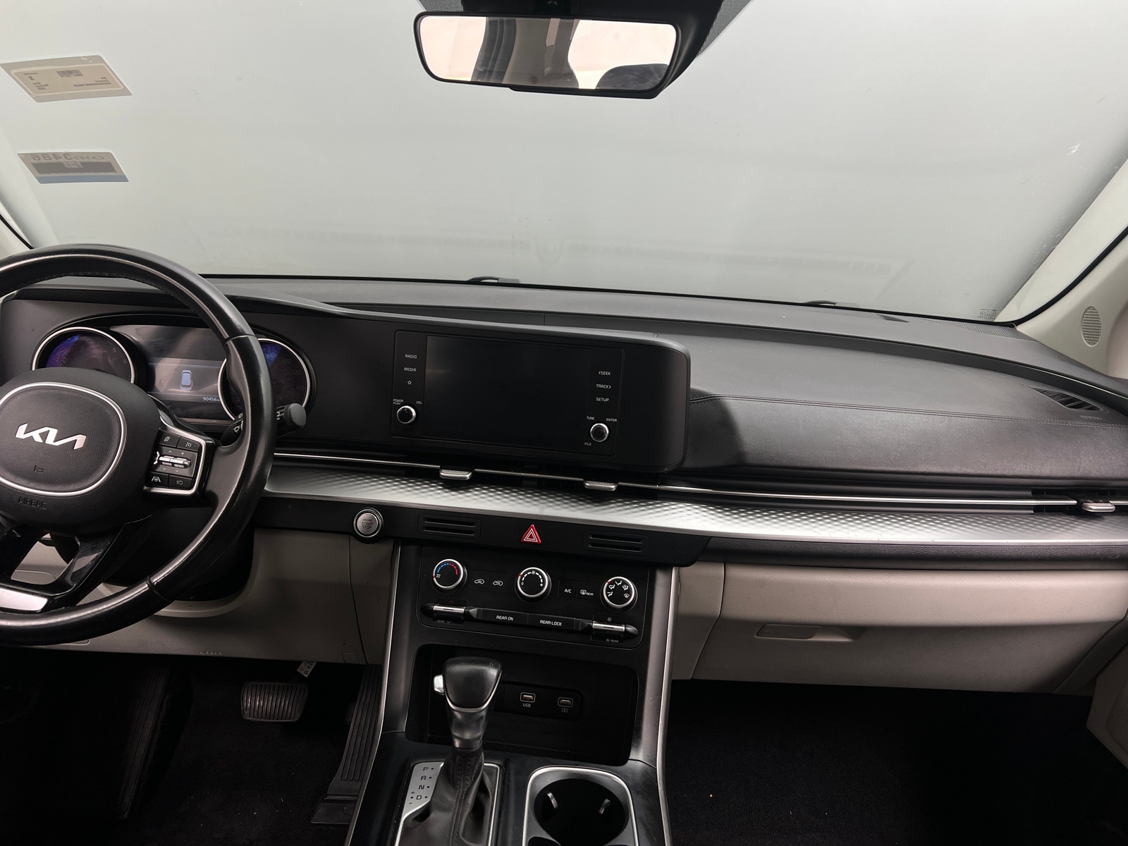 Thumbnail: 2022 Kia Carnival - 3