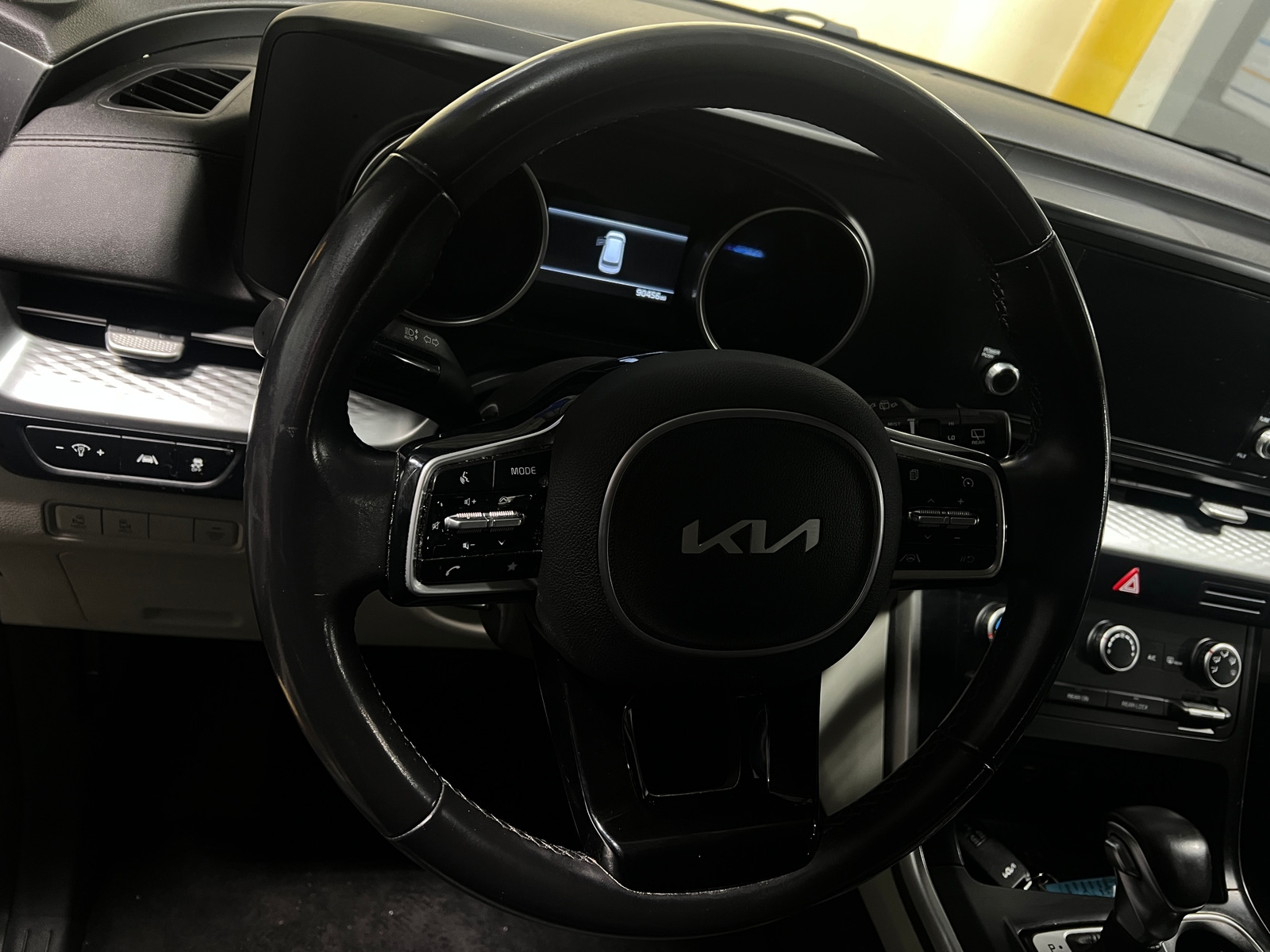 Thumbnail: 2022 Kia Carnival - 5