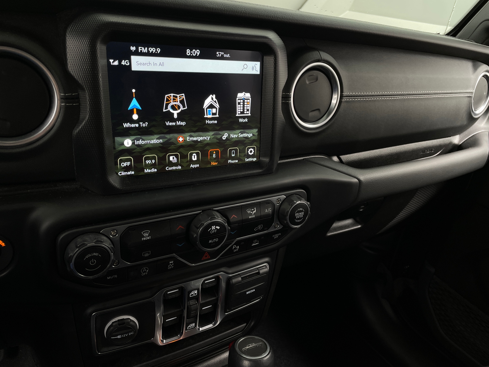 Thumbnail: 2021 Jeep Gladiator - 4
