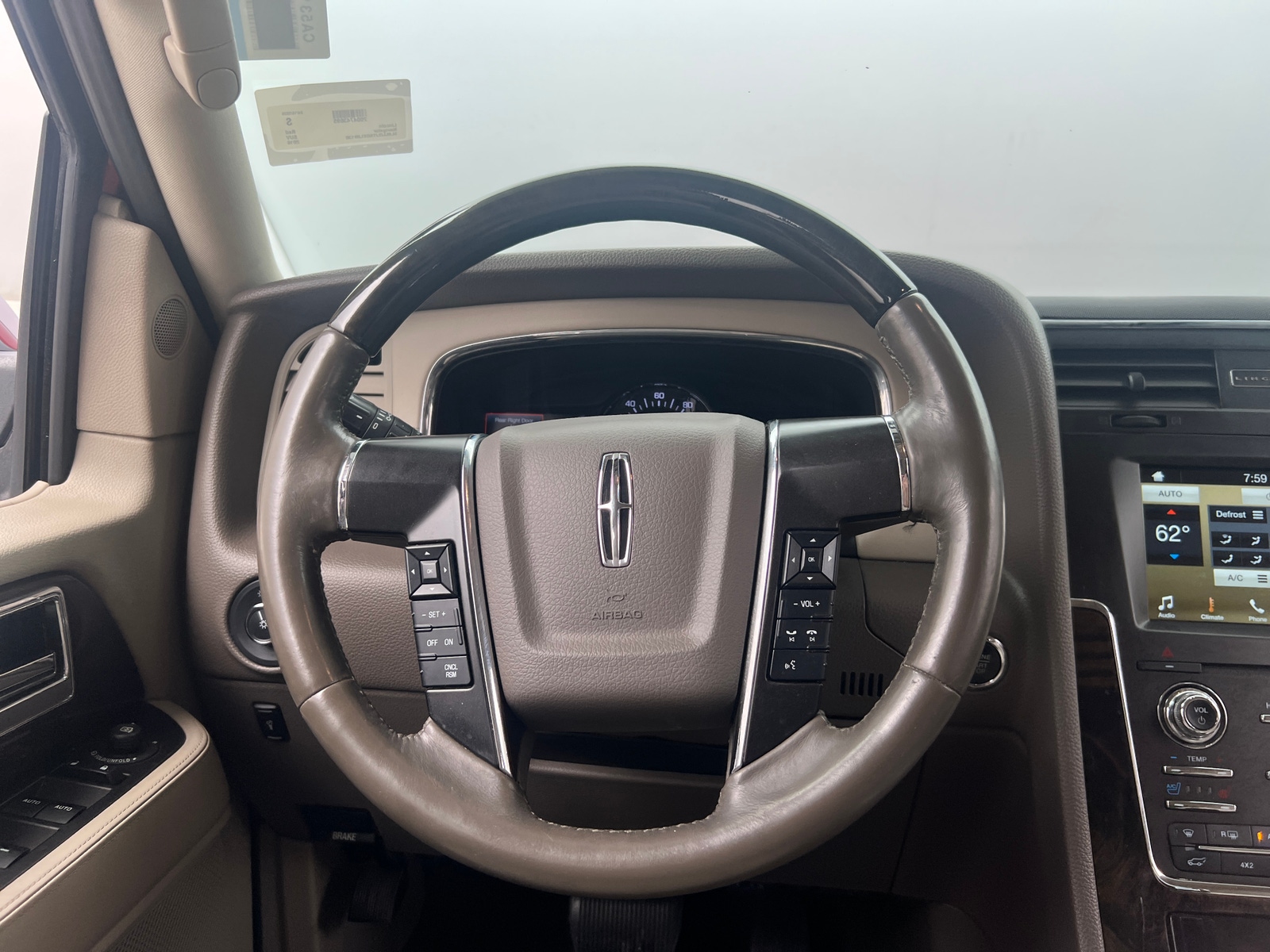 Thumbnail: 2016 Lincoln Navigator - 4