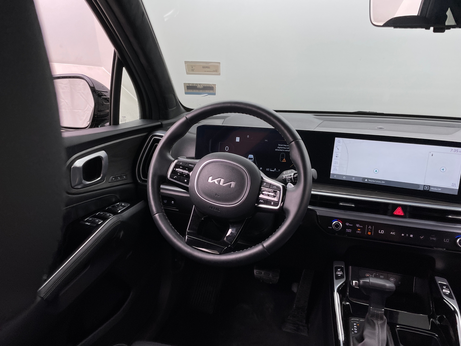 Thumbnail: 2024 Kia Sorento - 4