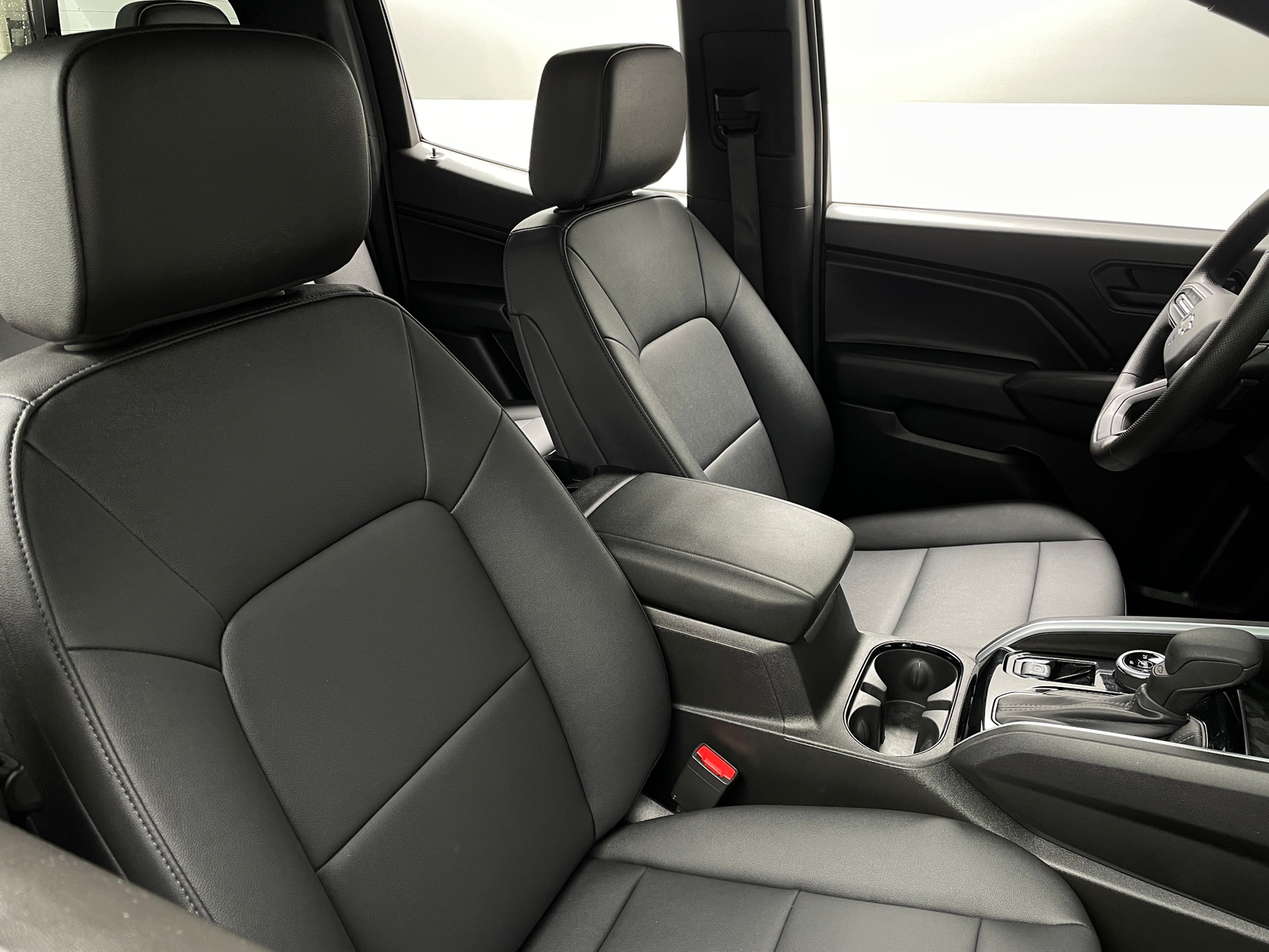 Thumbnail: 2024 Chevrolet Colorado - 2
