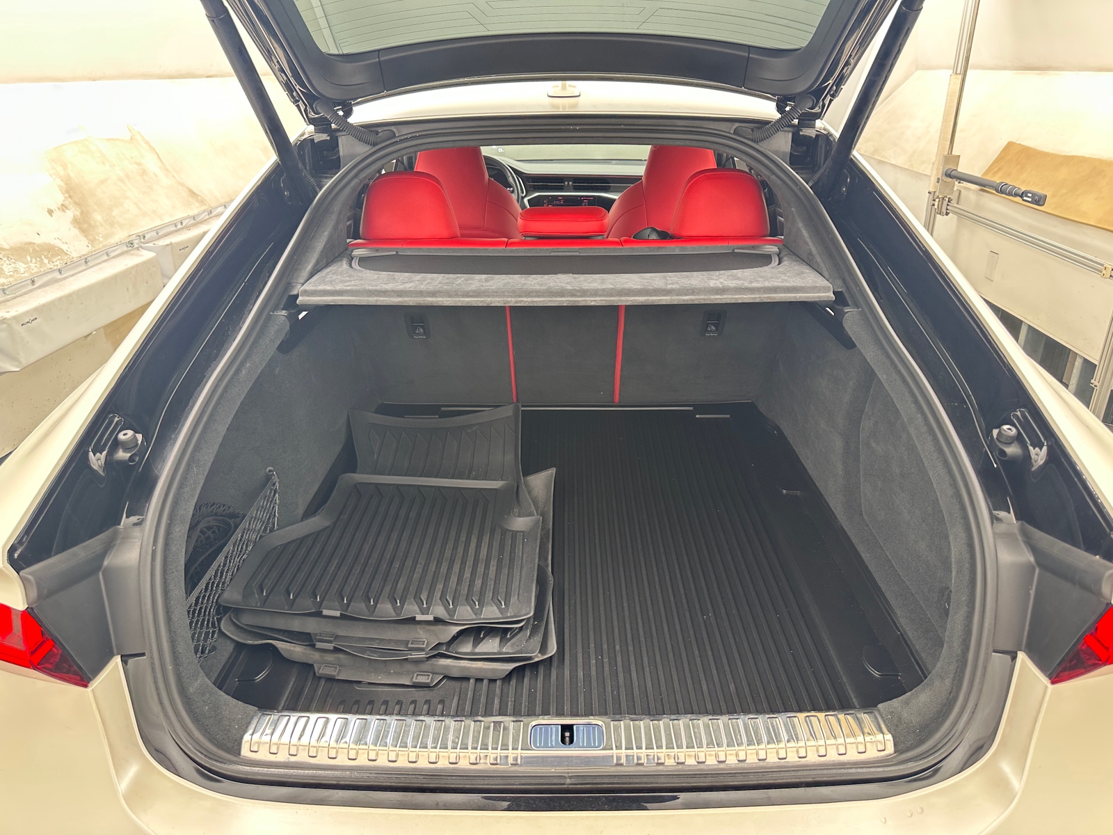 Thumbnail: 2021 Audi RS 7 - 6