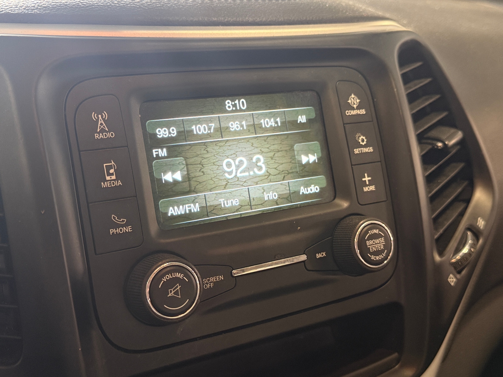 Thumbnail: 2016 Jeep Cherokee - 4