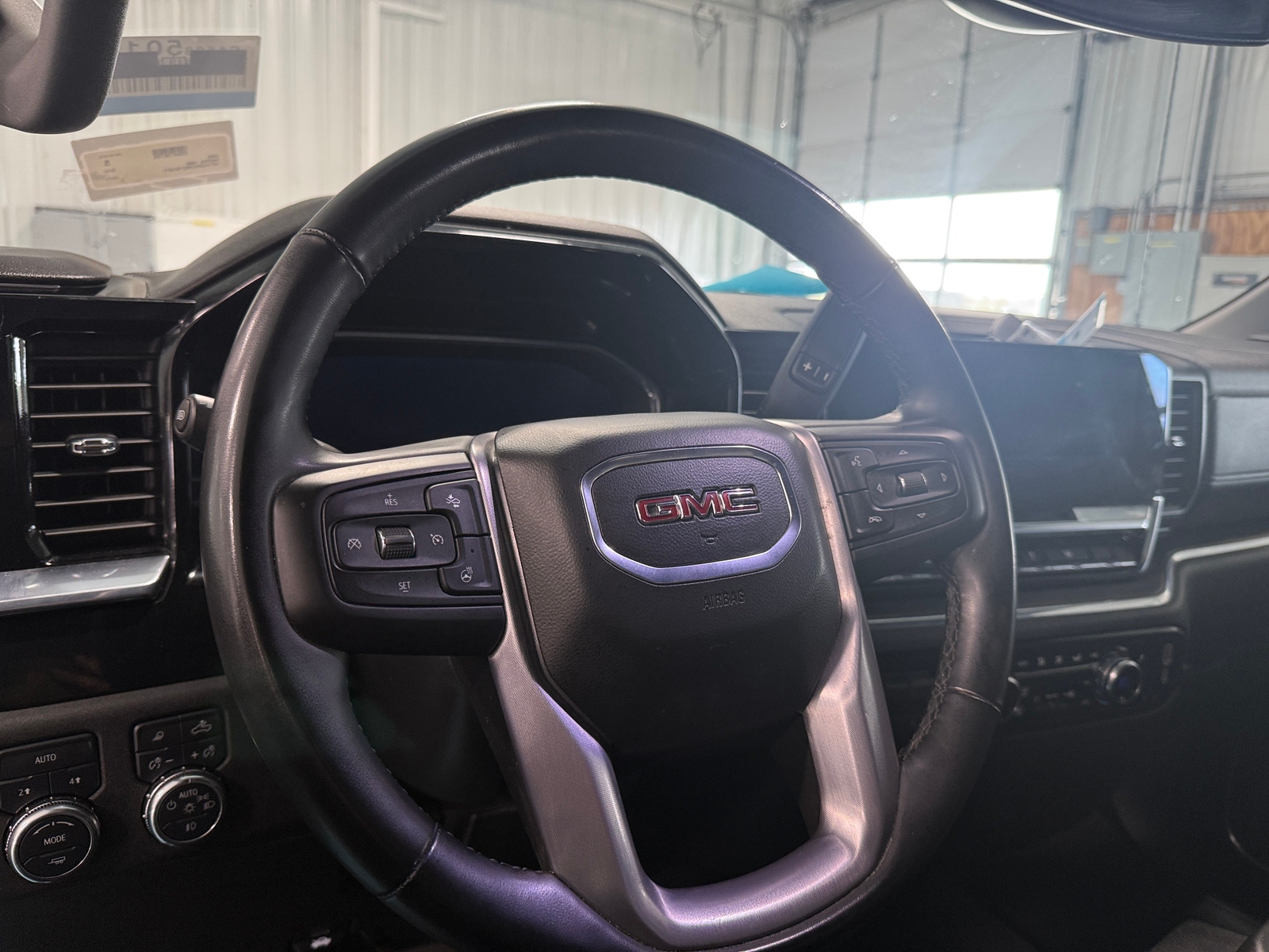 Thumbnail: 2025 GMC Sierra 1500 - 4