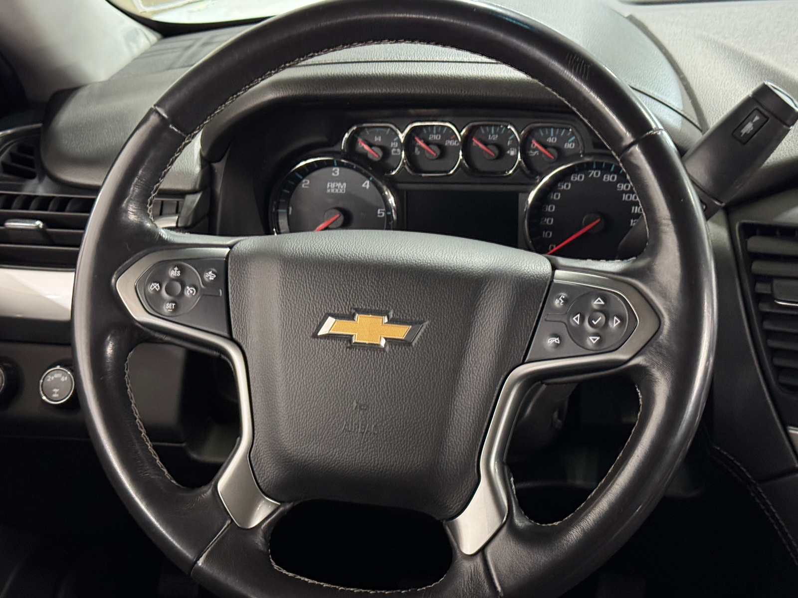 Thumbnail: 2018 Chevrolet Tahoe - 4