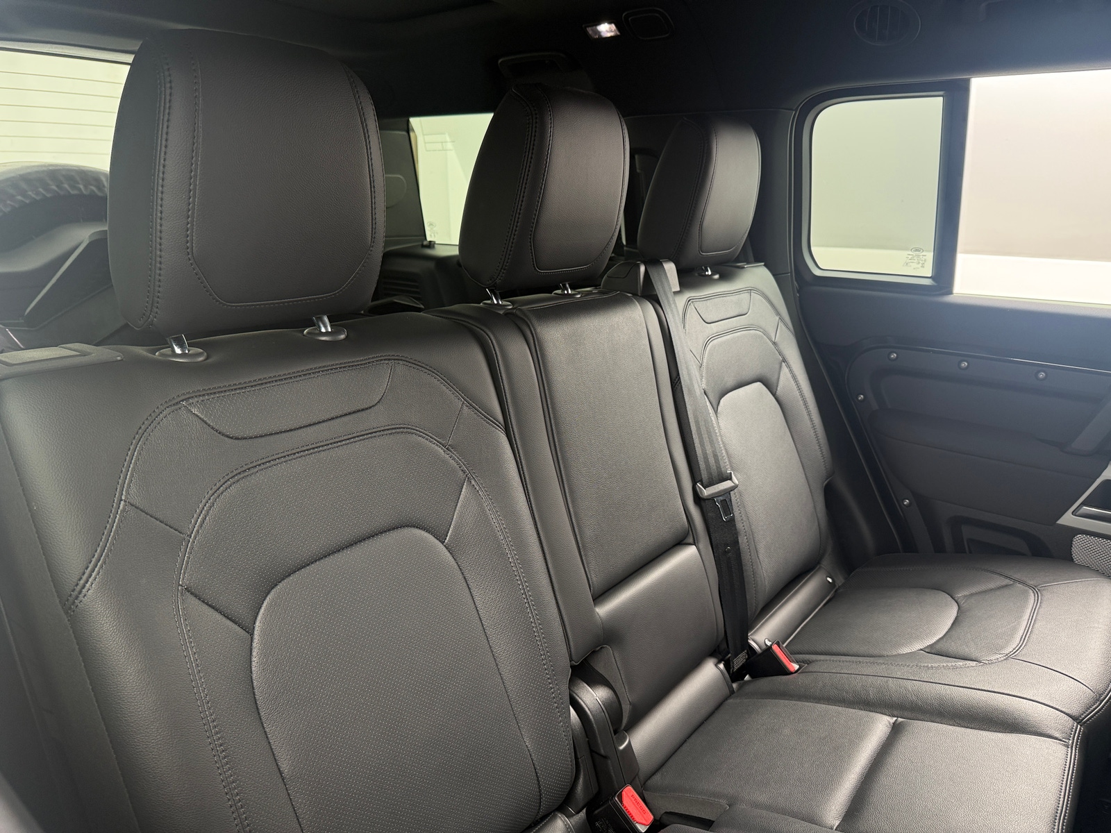 Thumbnail: 2023 Land Rover Defender - 5
