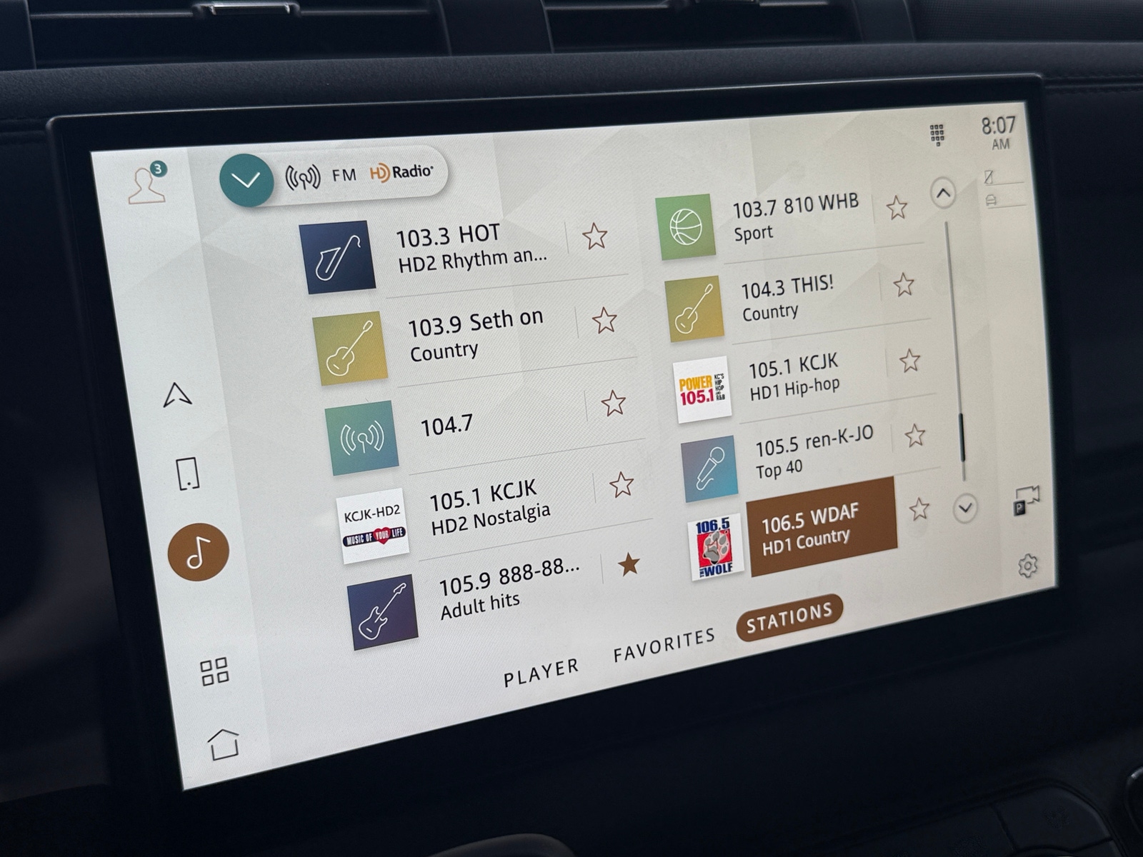 Thumbnail: 2023 Land Rover Defender - 3