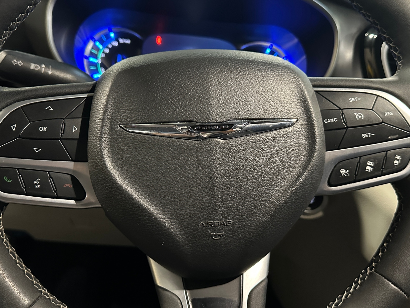 Thumbnail: 2024 Chrysler Pacifica - 4