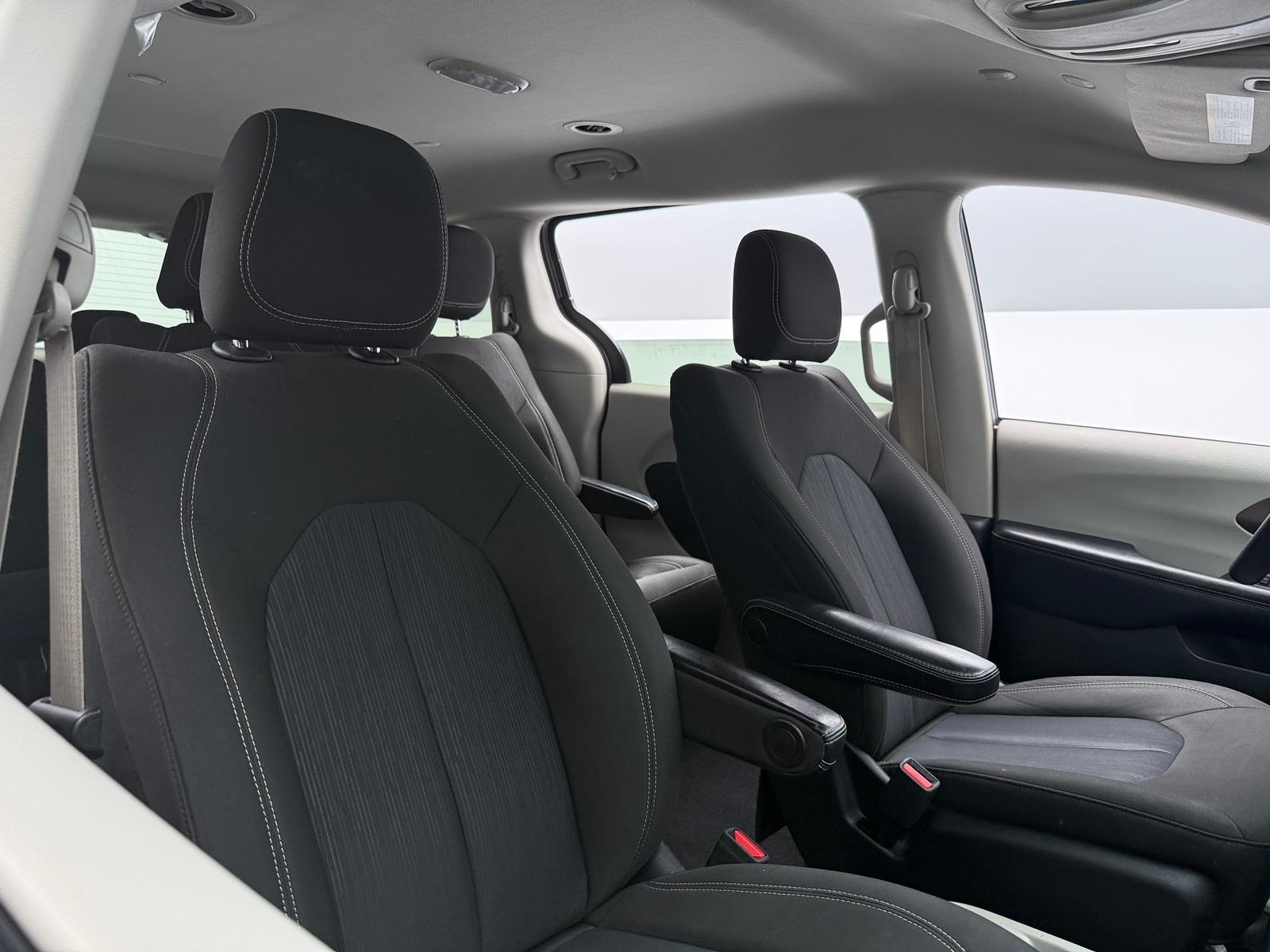 Thumbnail: 2020 Chrysler Voyager - 2