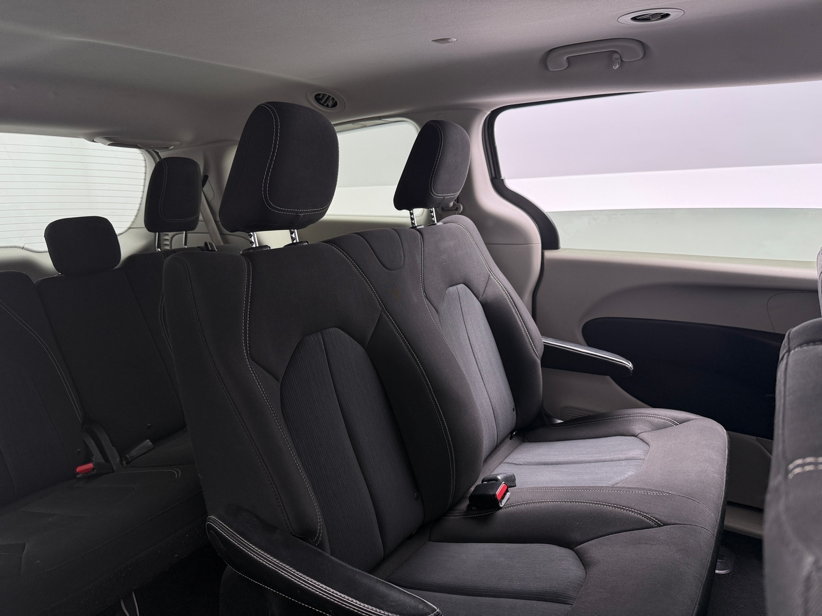 Thumbnail: 2020 Chrysler Voyager - 6