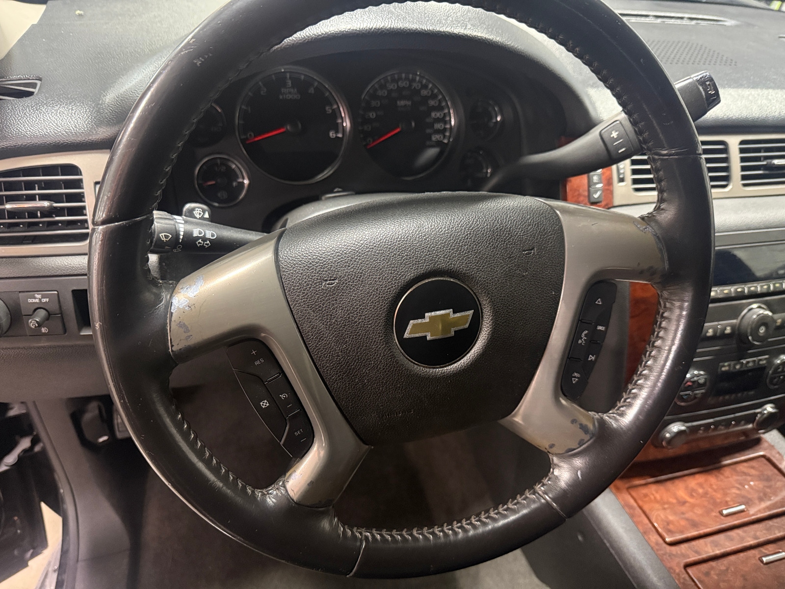 Thumbnail: 2009 Chevrolet Tahoe - 4