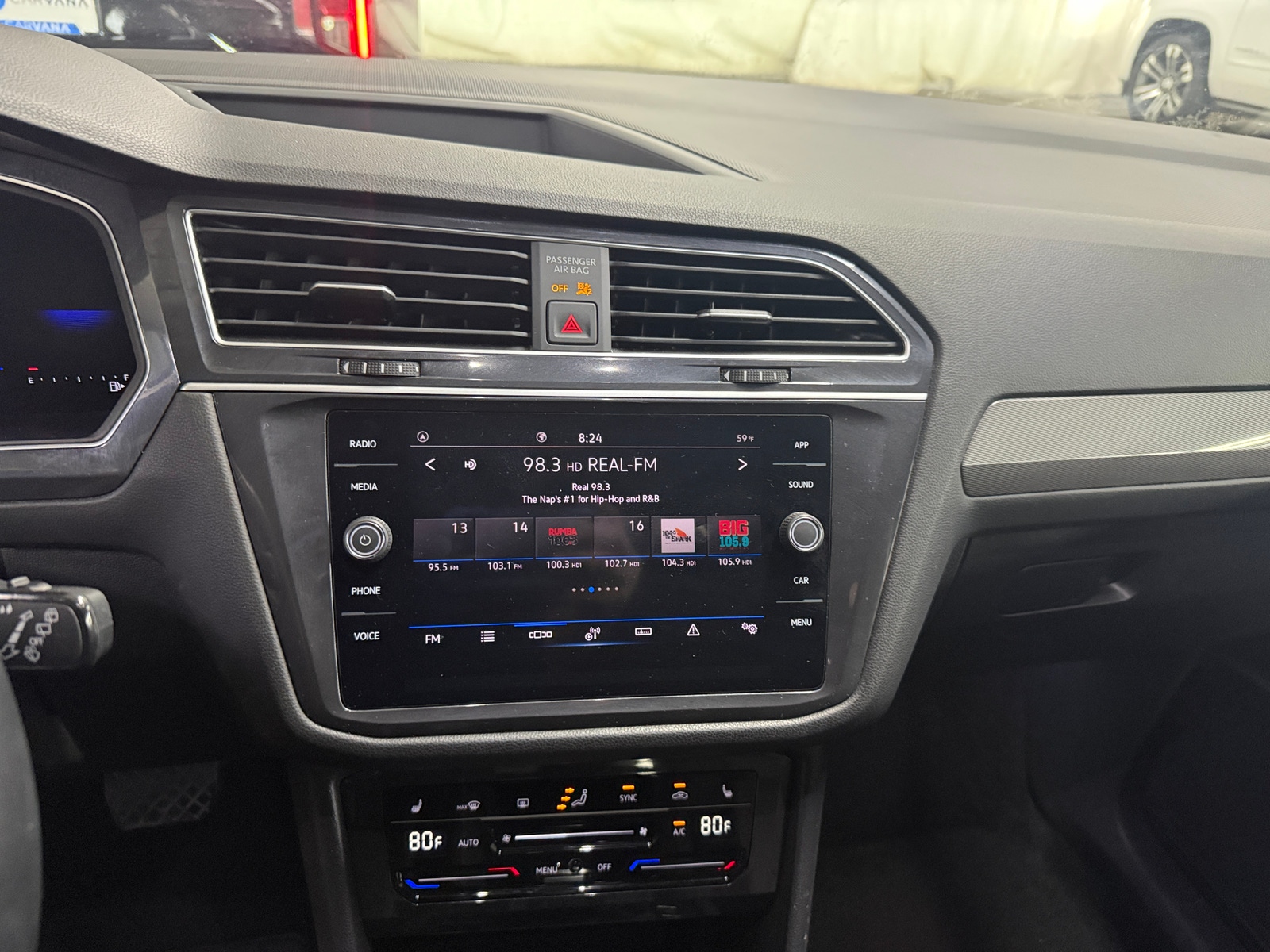 Thumbnail: 2024 Volkswagen Tiguan - 3