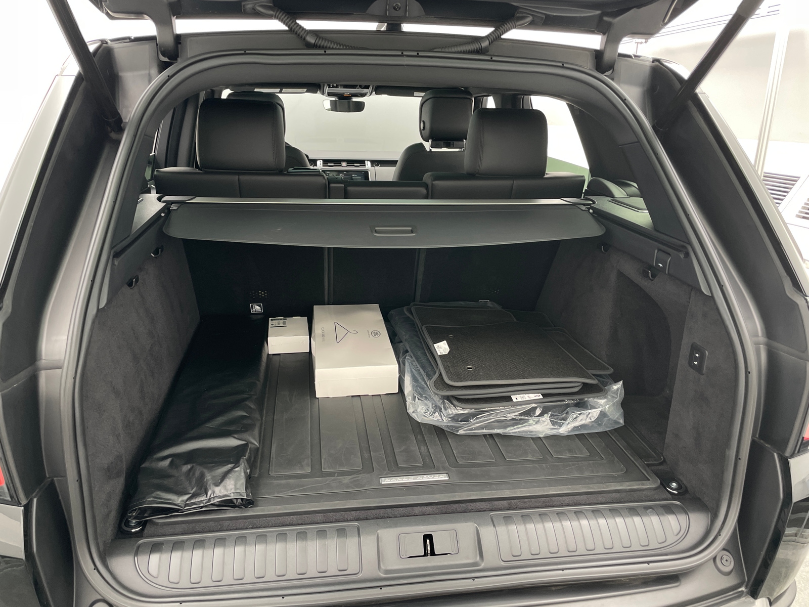 Thumbnail: 2021 Land Rover Range Rover Sport - 6
