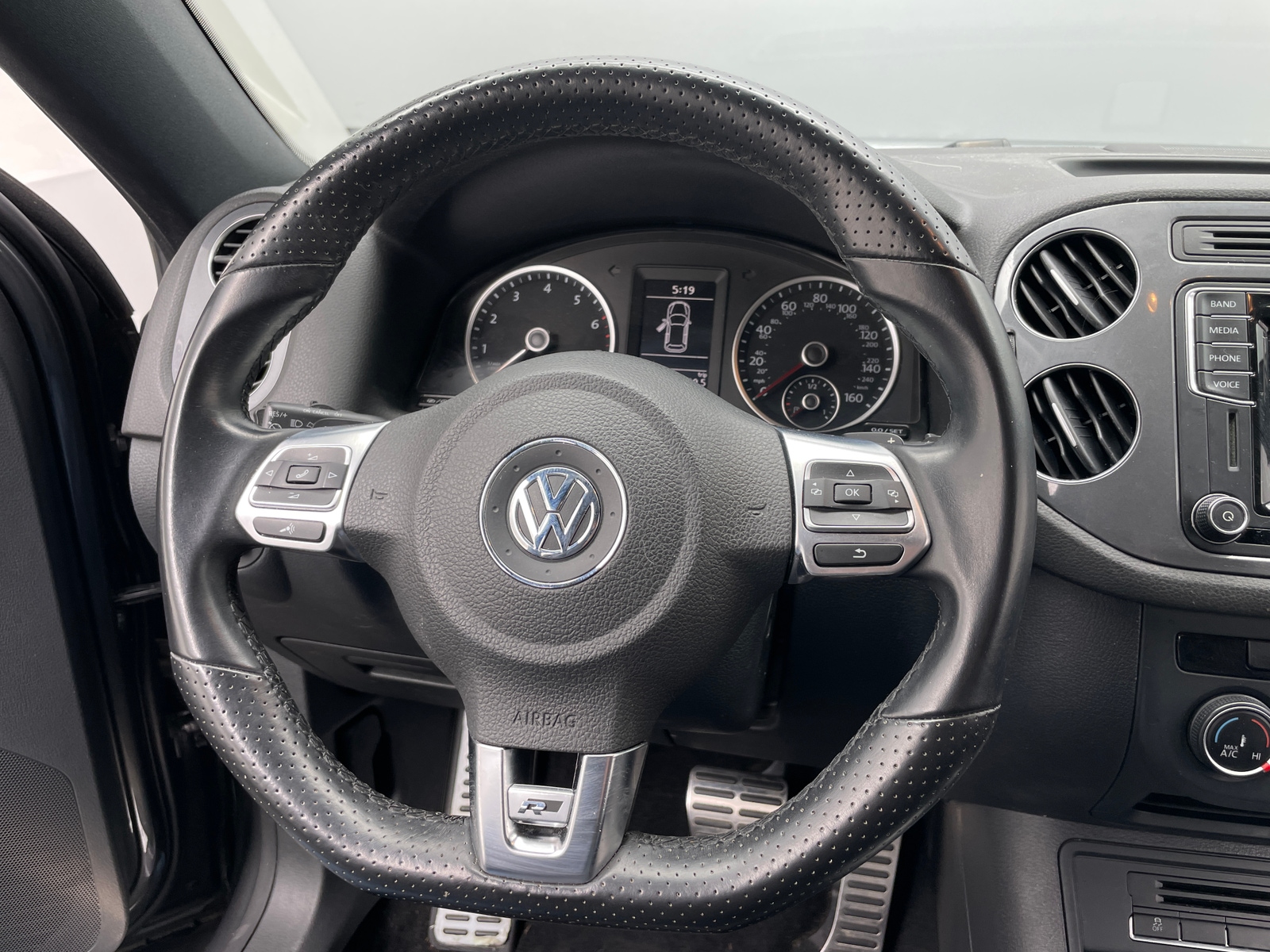 Thumbnail: 2016 Volkswagen Tiguan - 5
