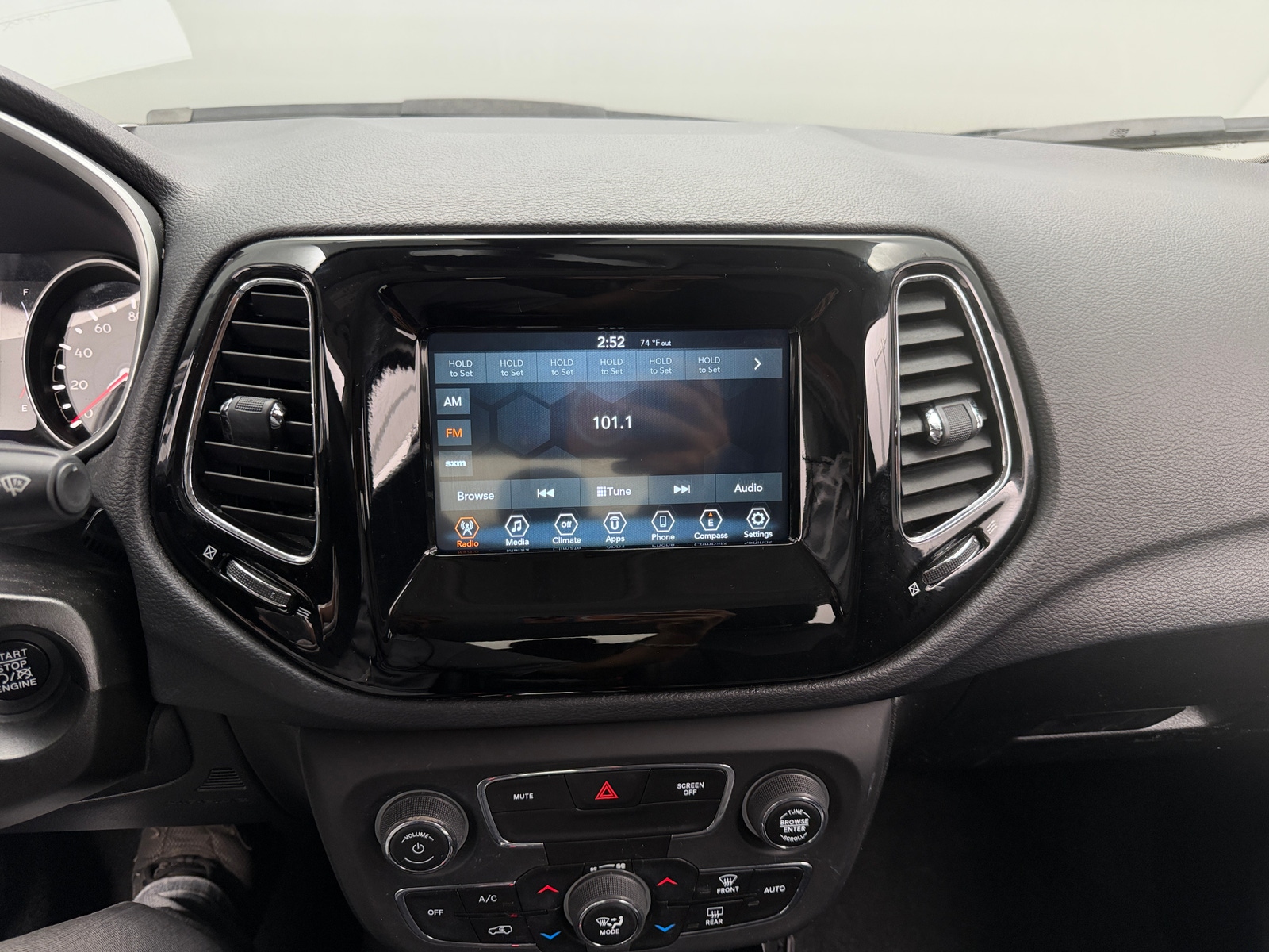 Thumbnail: 2019 Jeep Compass - 4