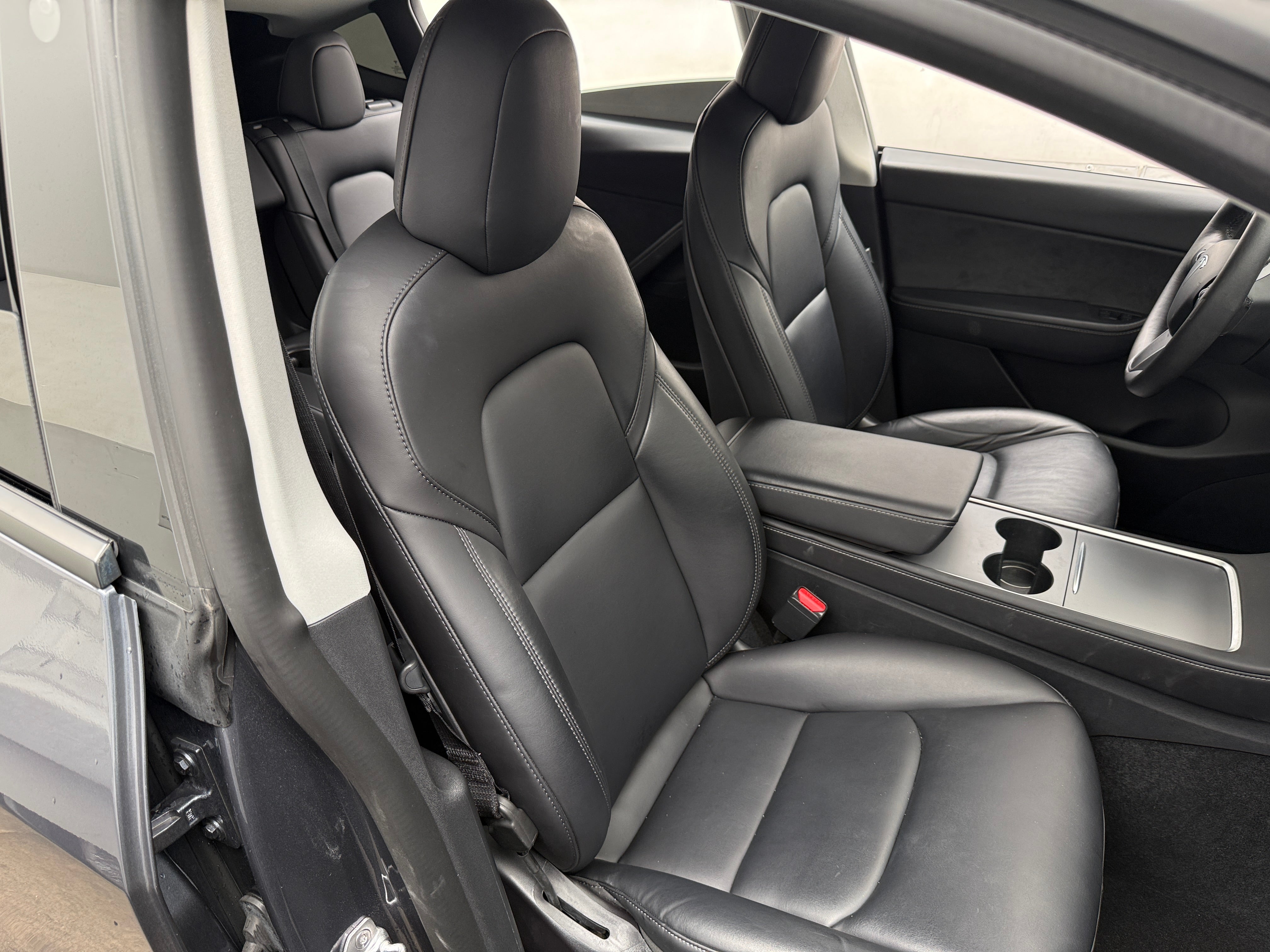Used 2022 Tesla Model Y Performance with VIN 7SAYGDEF5NF379107 for sale in Oak Creek, WI