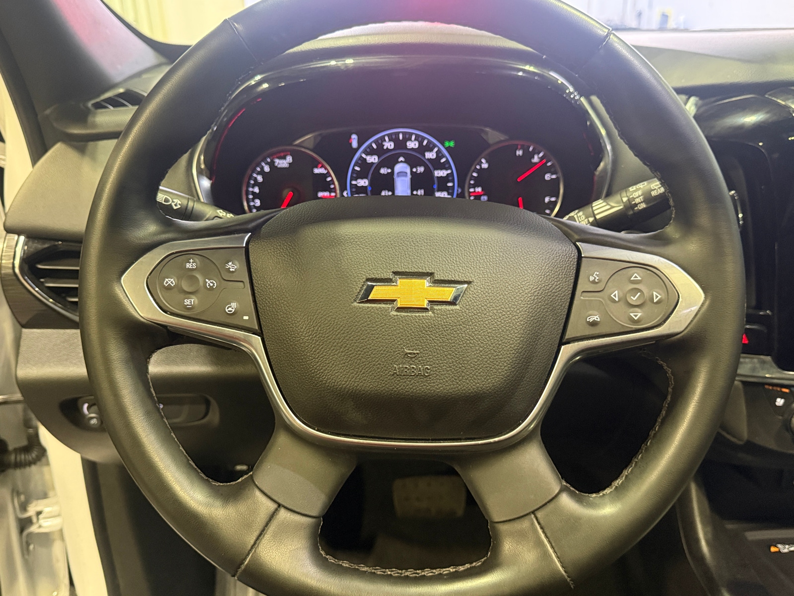 Thumbnail: 2023 Chevrolet Traverse - 4