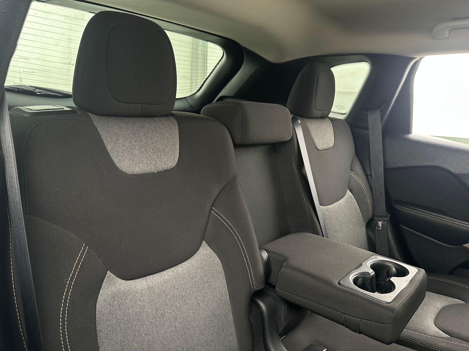 Thumbnail: 2017 Jeep Cherokee - 6
