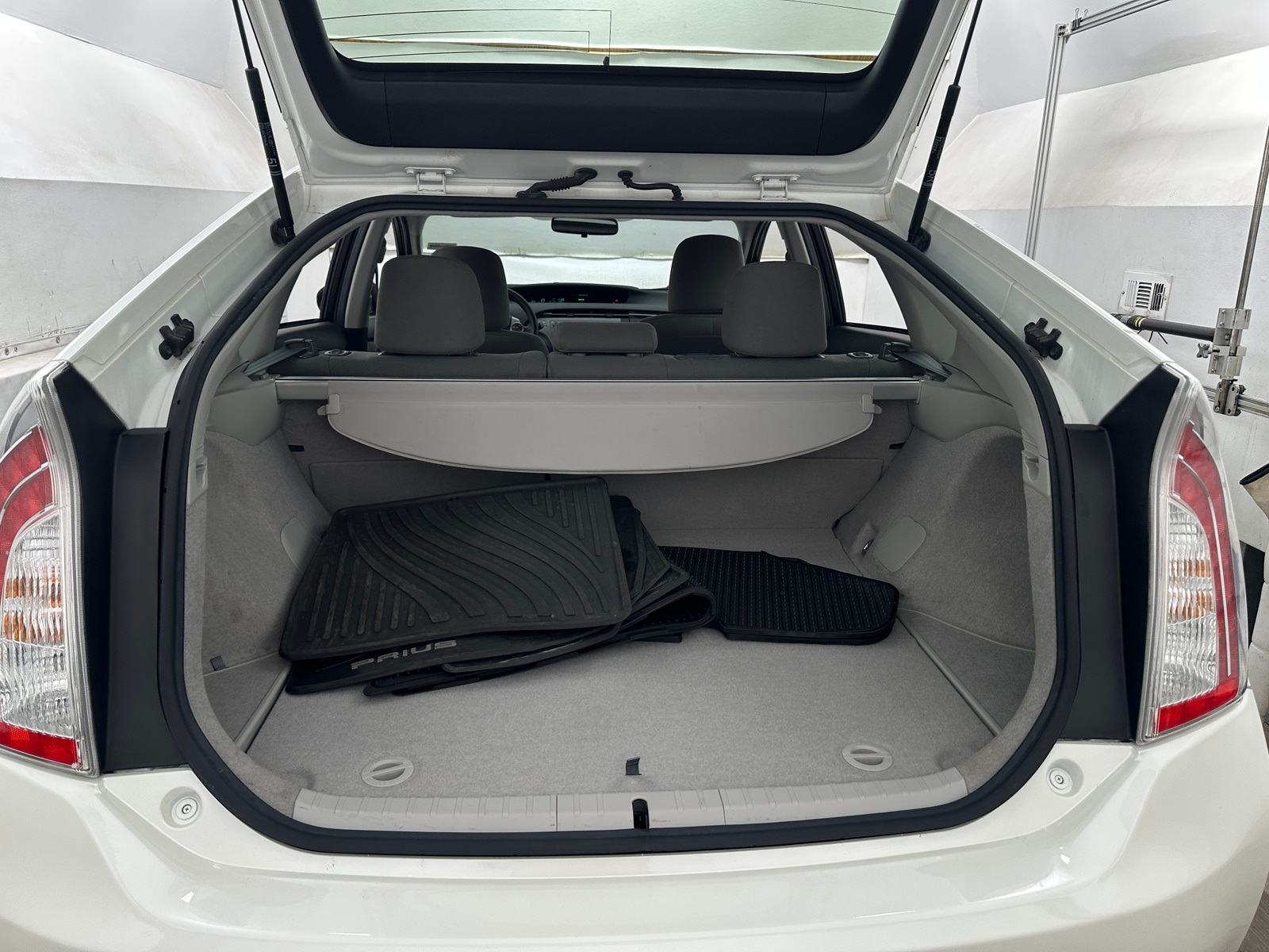 Thumbnail: 2015 Toyota Prius - 7