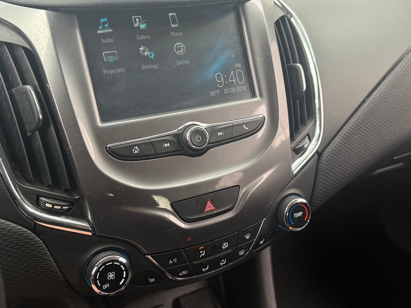 Thumbnail: 2017 Chevrolet Cruze - 4