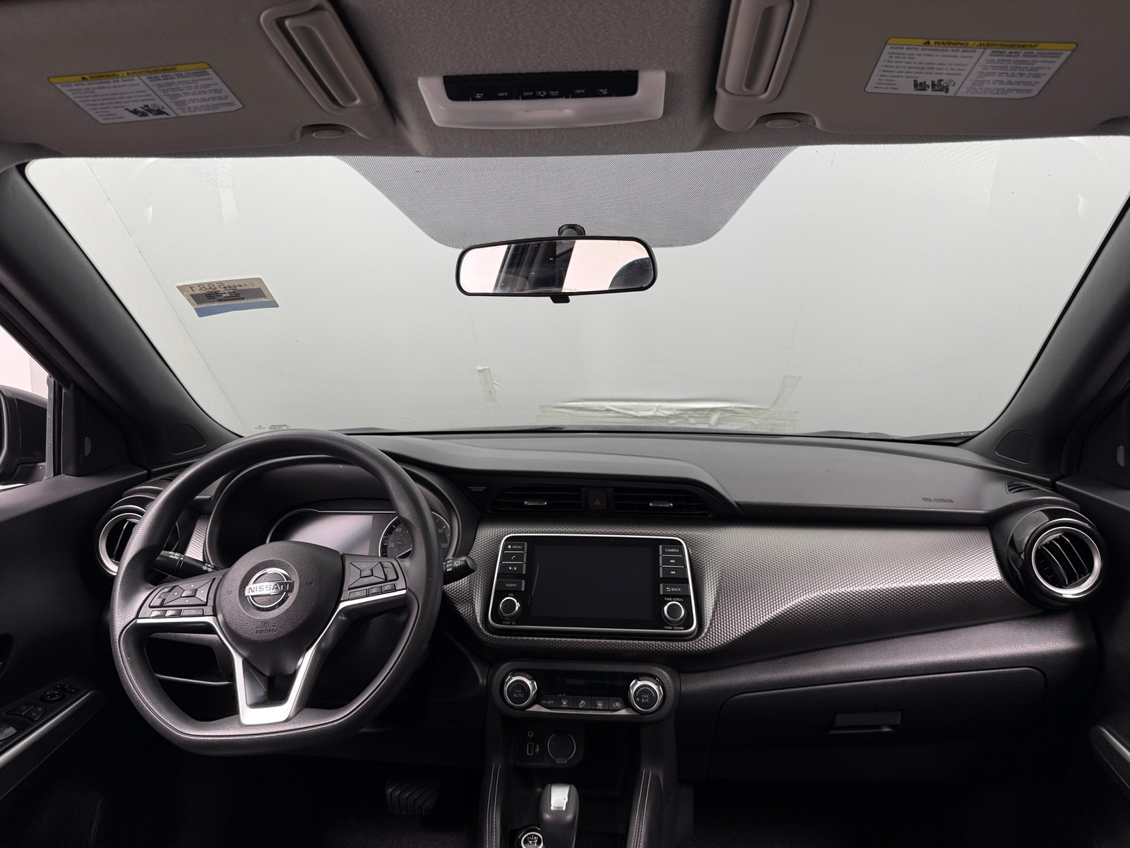 Thumbnail: 2018 Nissan Kicks - 3