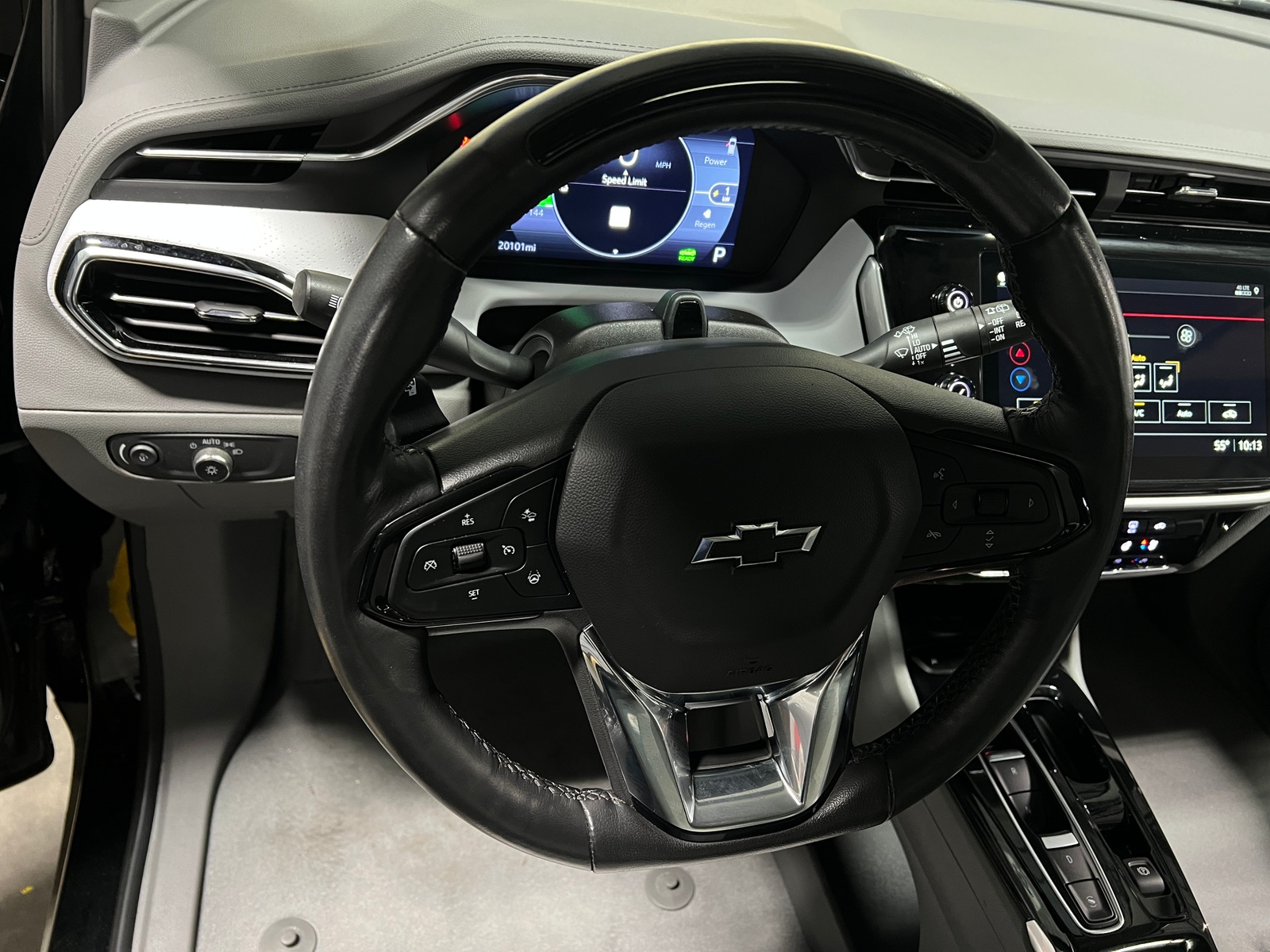 Thumbnail: 2023 Chevrolet Bolt EUV - 4