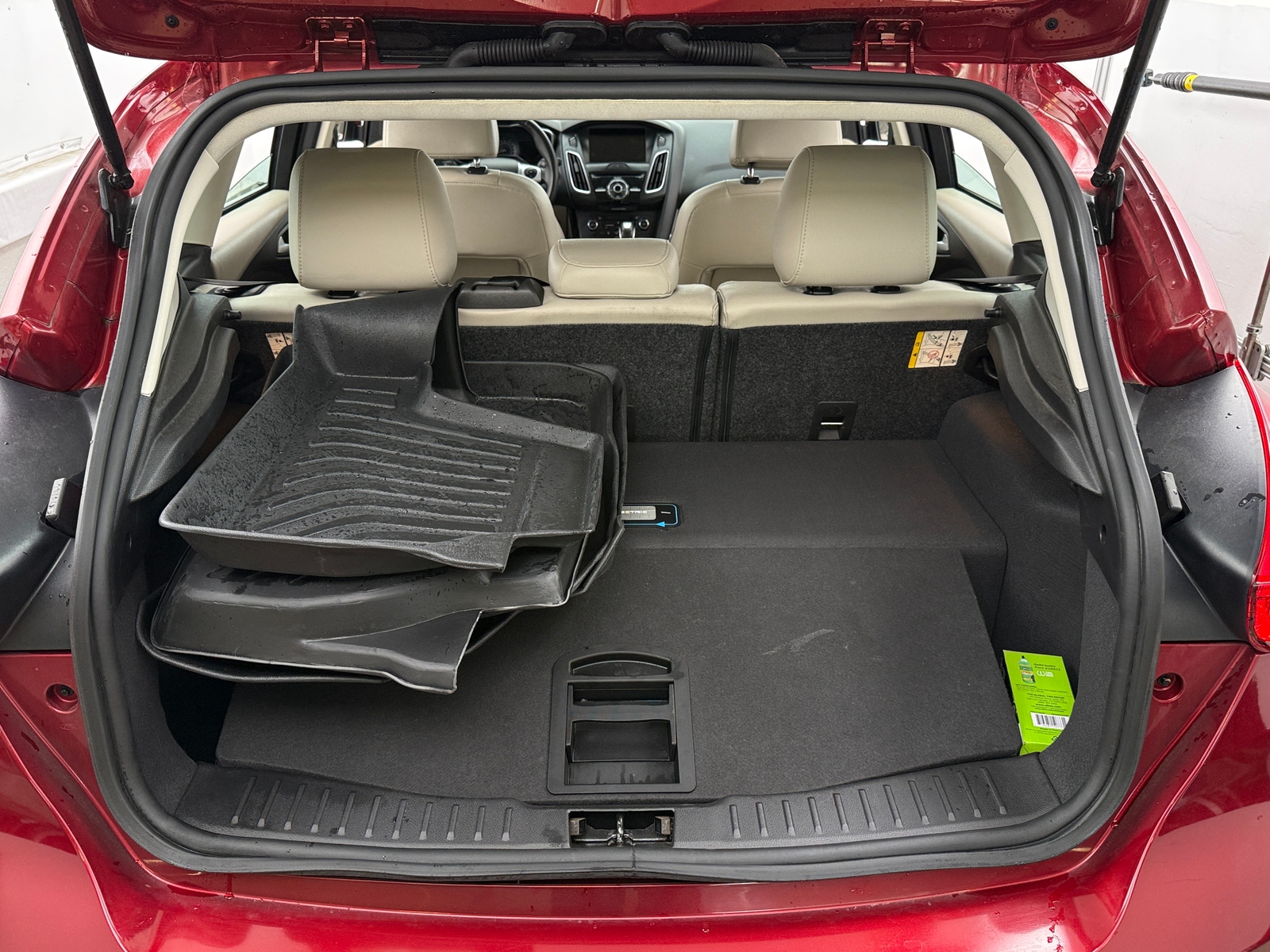 Thumbnail: 2015 Ford Focus - 6