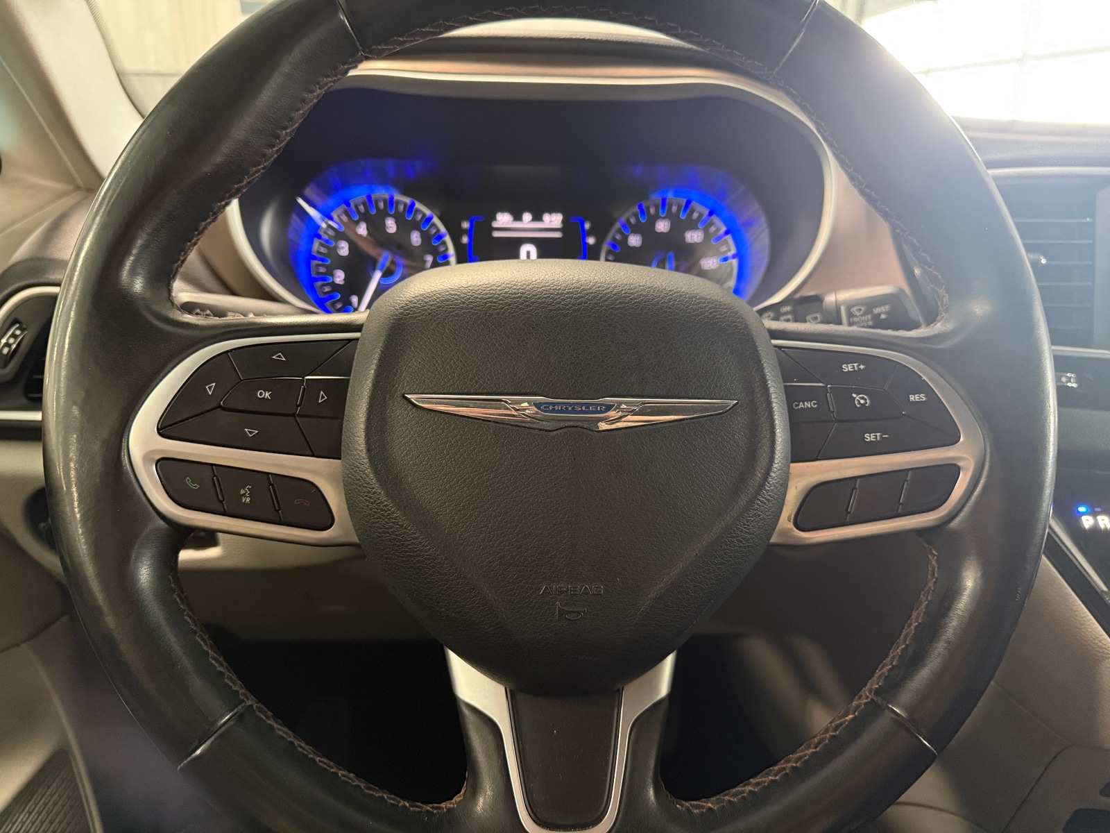 Thumbnail: 2018 Chrysler Pacifica - 4