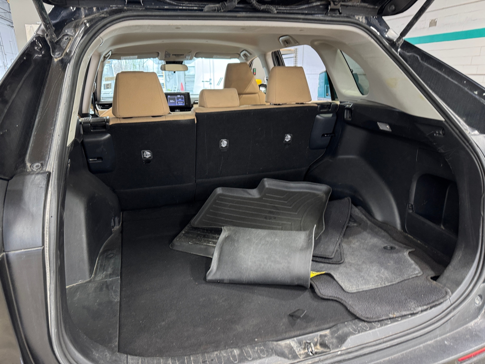 Thumbnail: 2019 Toyota RAV4 - 7