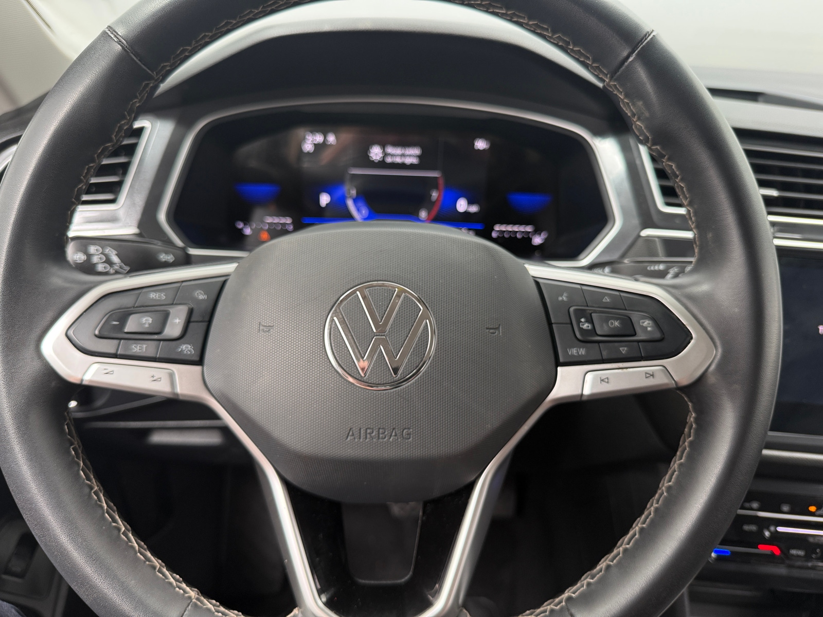 Thumbnail: 2024 Volkswagen Tiguan - 4